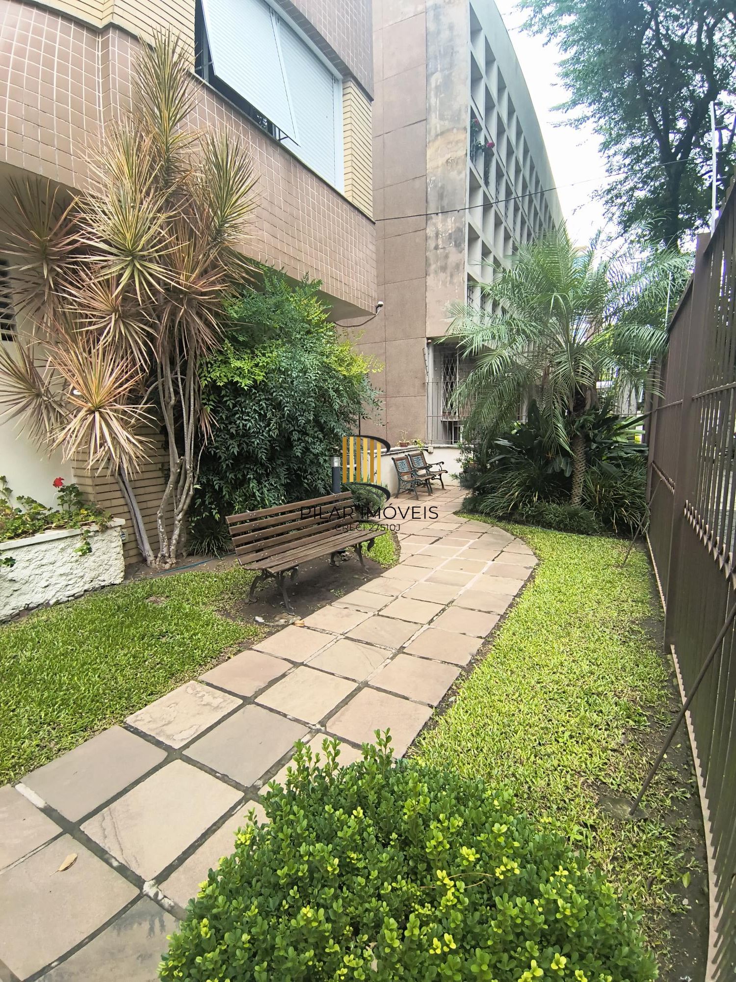 2 dormitórios com vaga escriturada no coração do Petrópolis