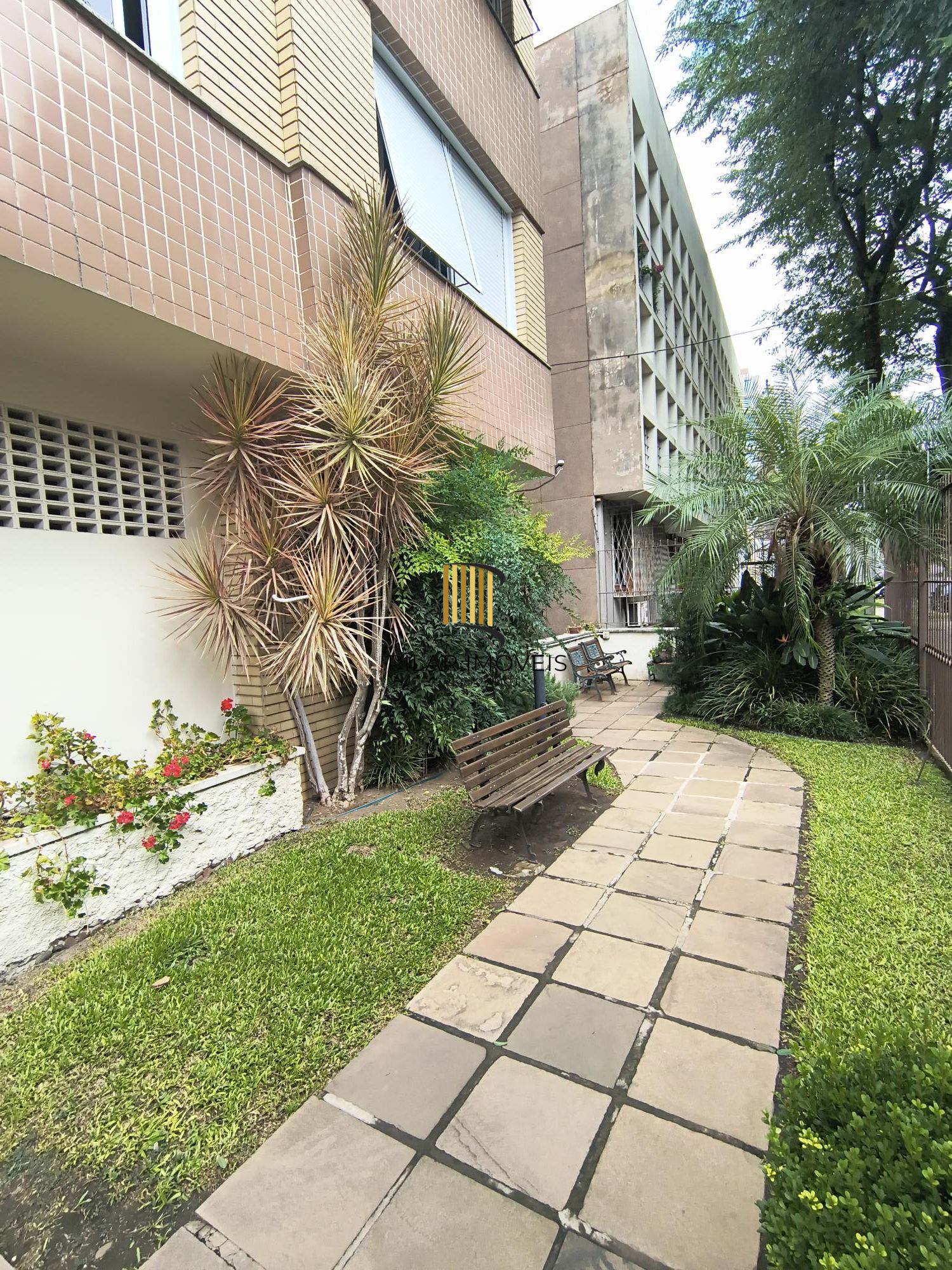 2 dormitórios com vaga escriturada no coração do Petrópolis