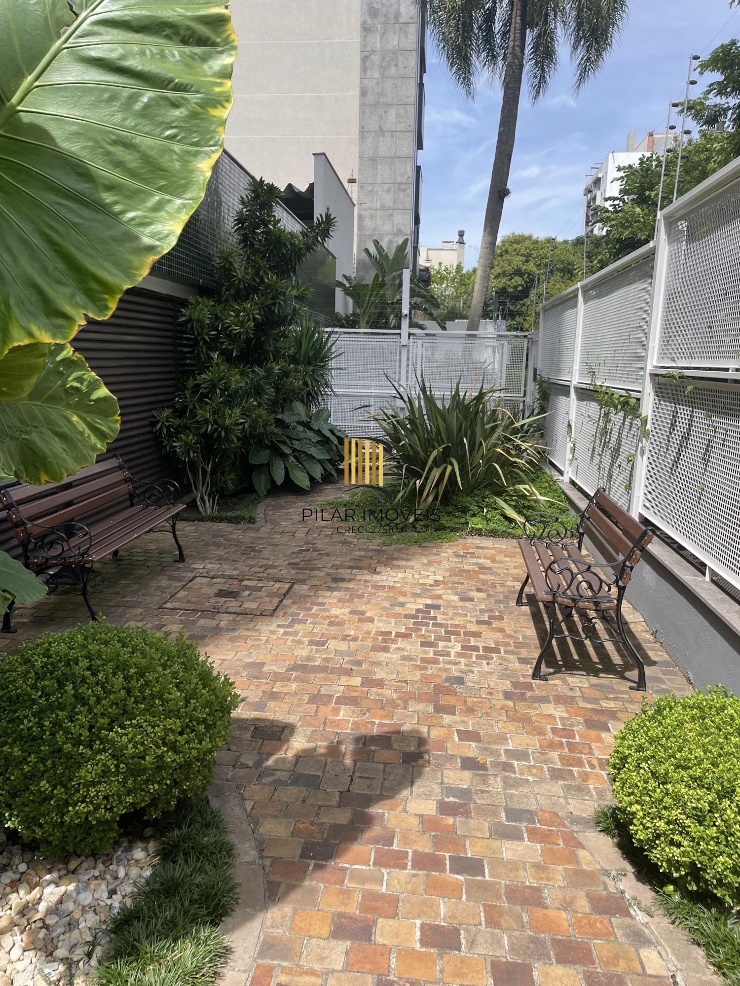 Lindo apartamento de 2 dormitórios e uma vaga de garagem