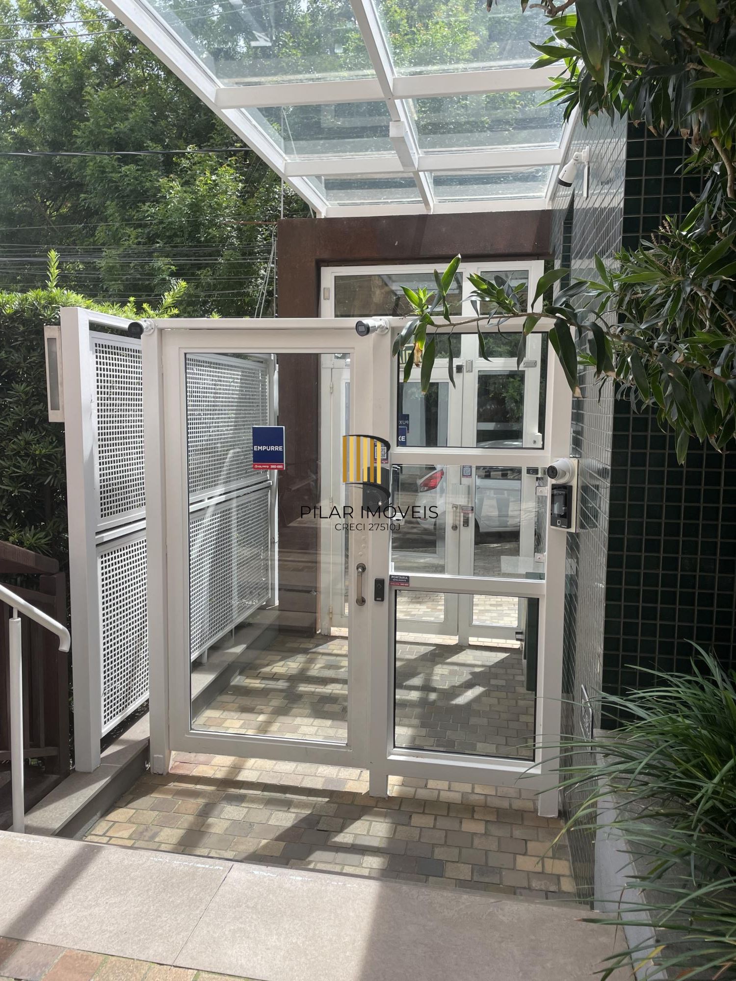 Lindo apartamento de 2 dormitórios e uma vaga de garagem