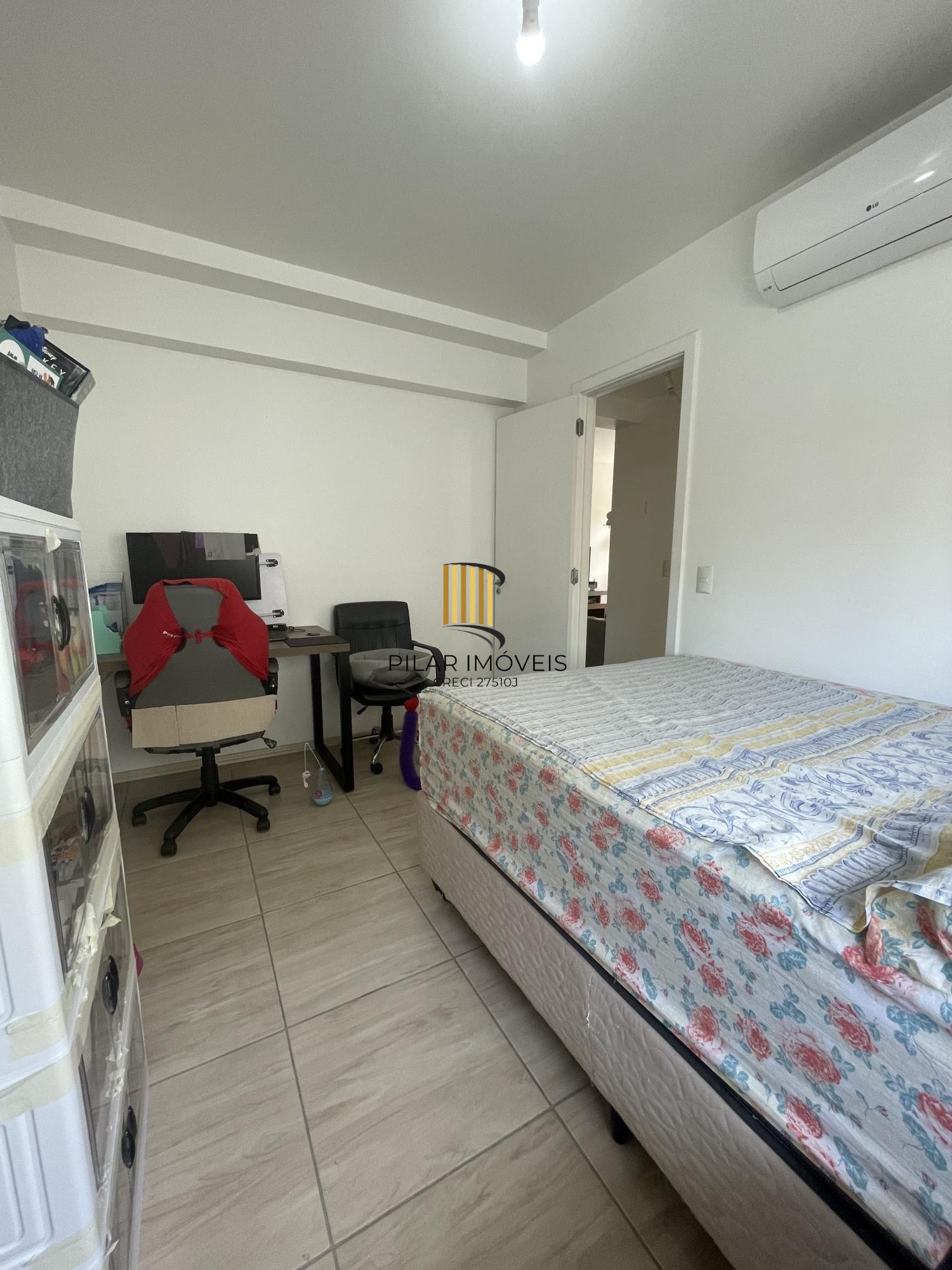 Lindo apartamento de 2 dormitórios e uma vaga de garagem