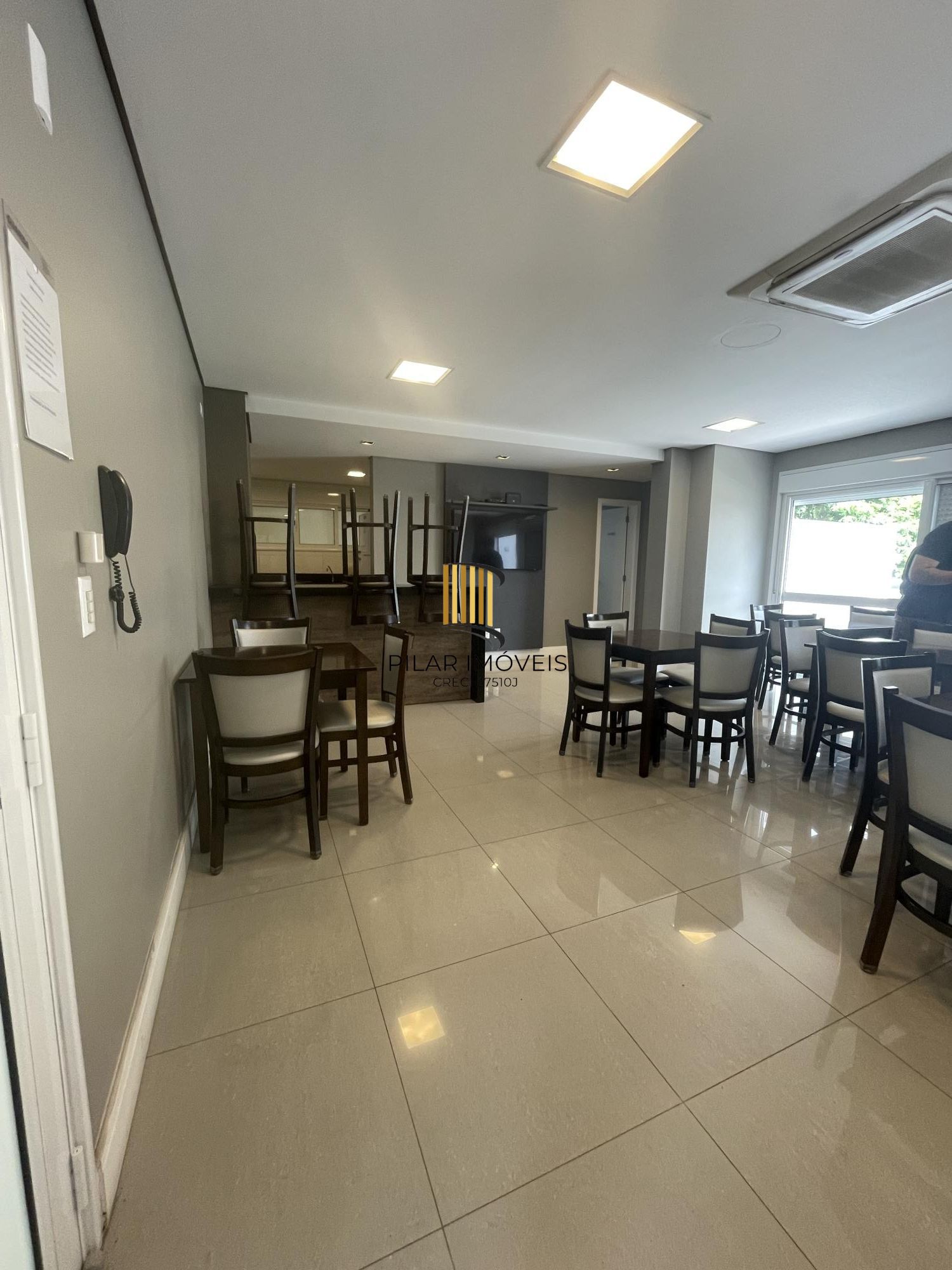 Lindo apartamento de 2 dormitórios e uma vaga de garagem