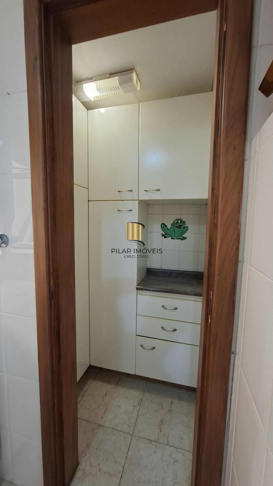 Apartamento com sacada e suite