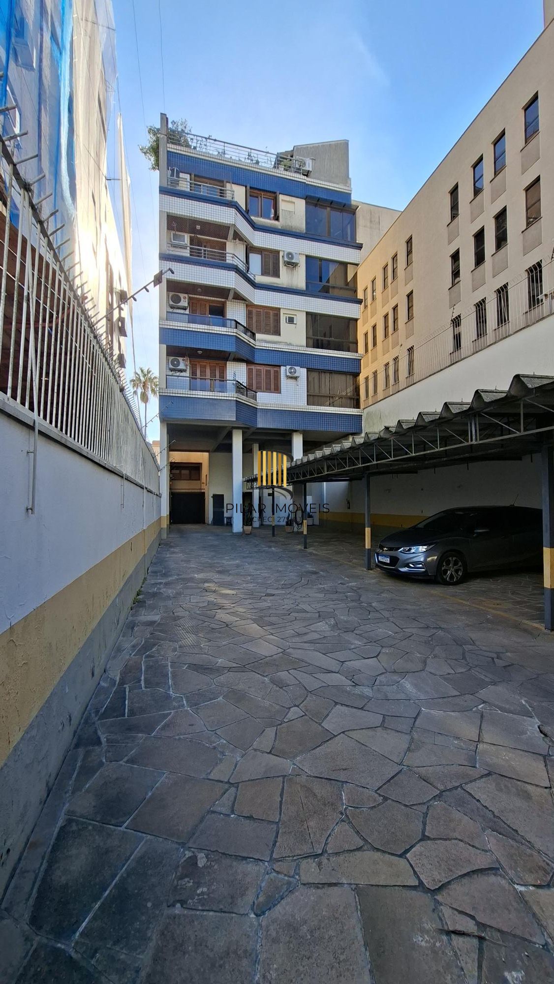 Apartamento com sacada e suite