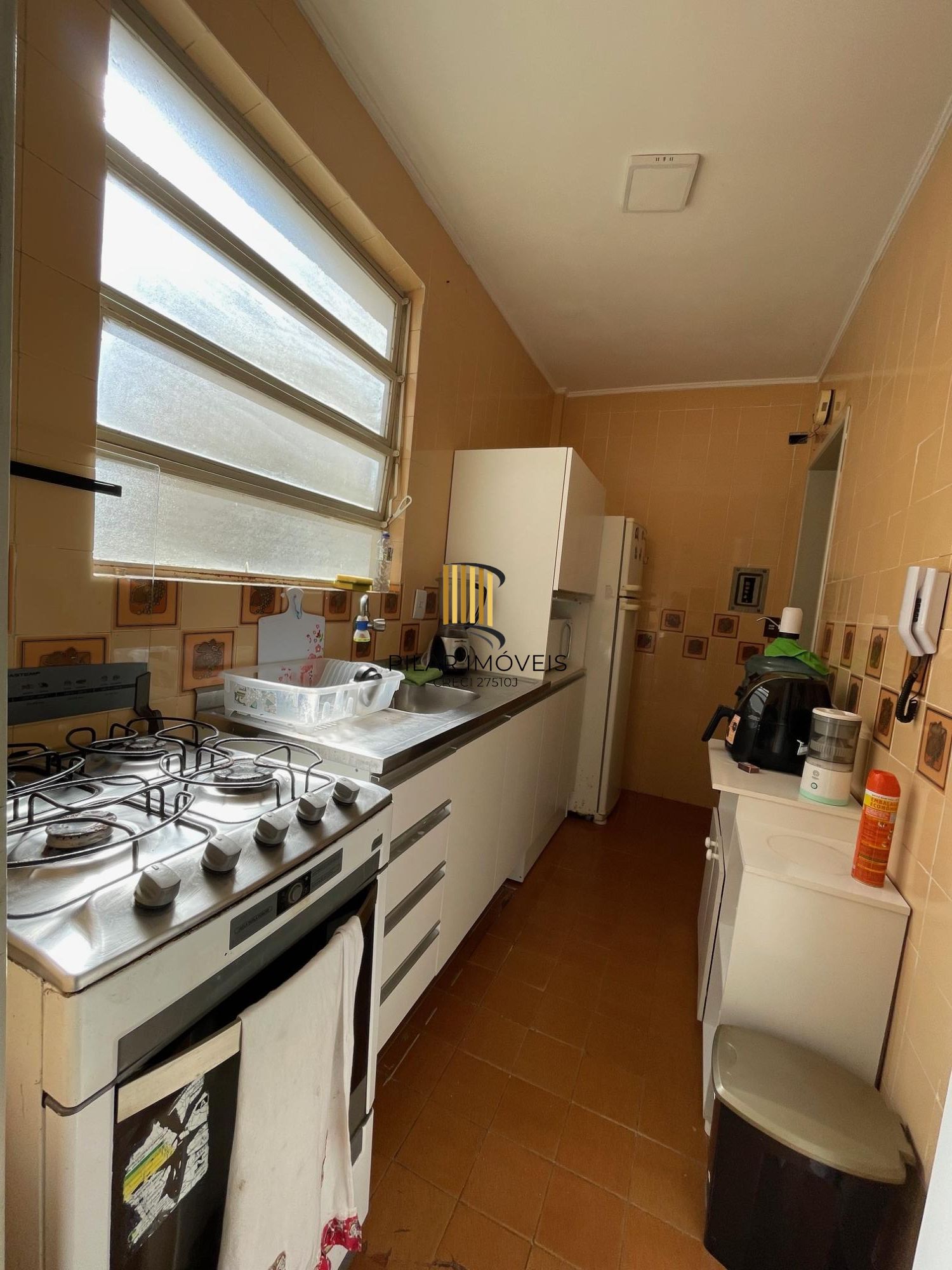 Sol e Conforto no Coração Histórico: Seu Novo Refúgio com 49m²!