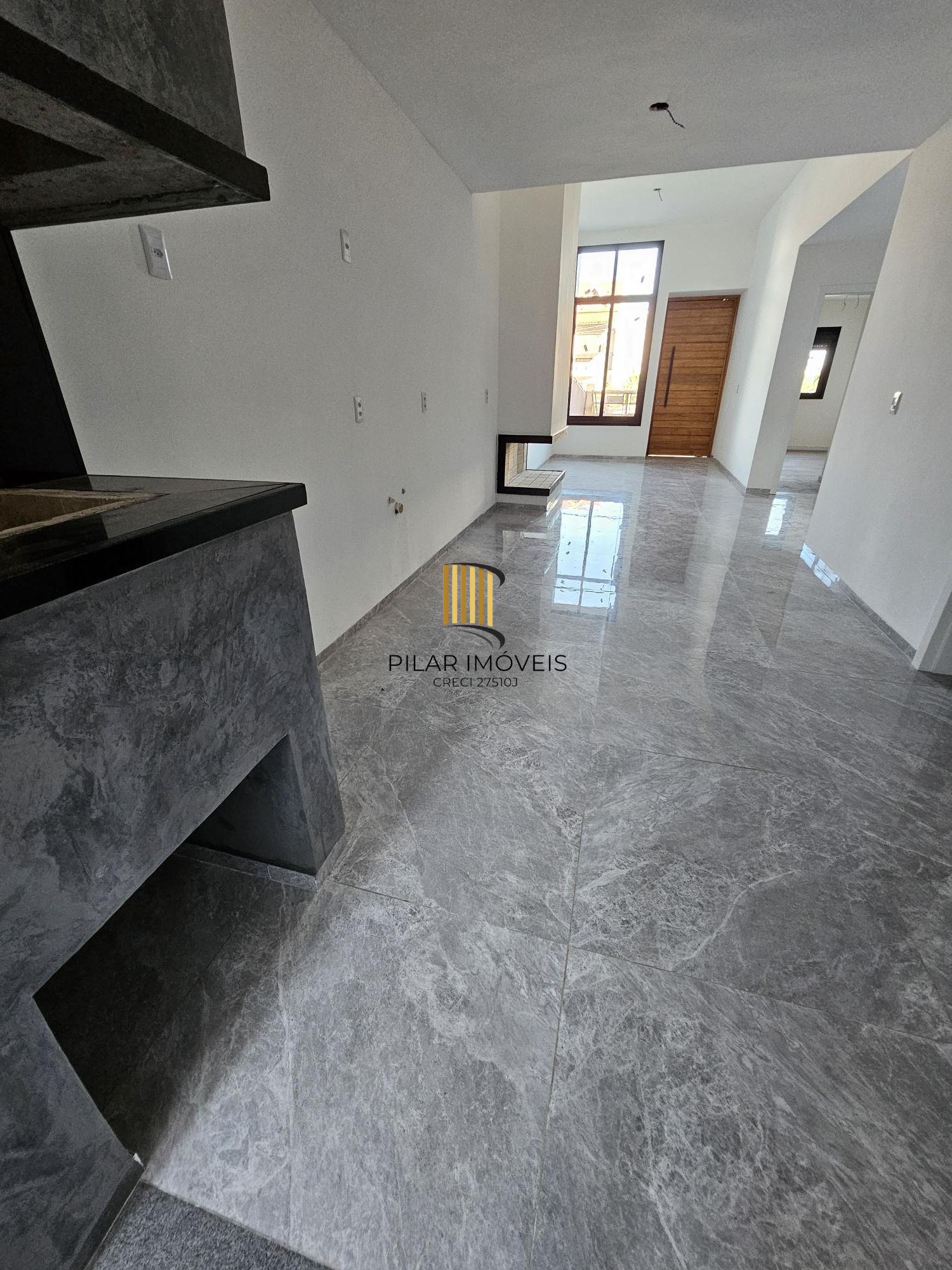 Casa 3 dormitórios no bairro Hípica