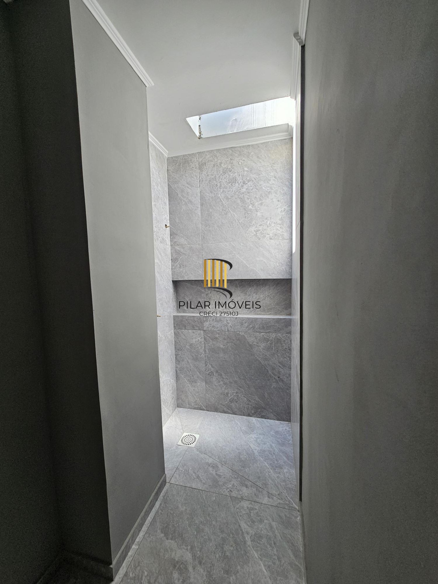 Casa em Porto Alegre, no bairro Aberta dos Morros, com 3 dormitório(s), e 3 banheiros, à venda.
