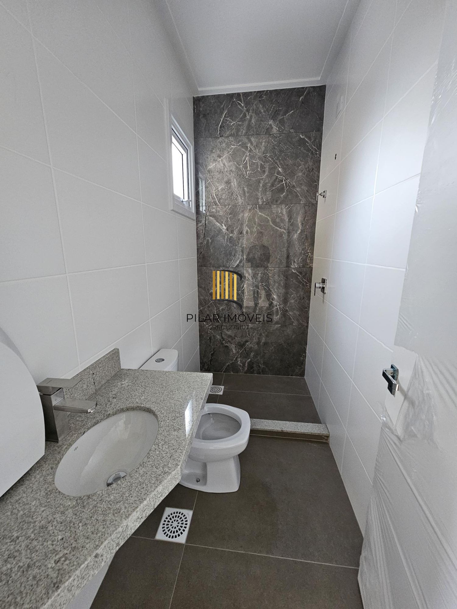 Casa Condominio em Porto Alegre, no bairro Hípica, com 3 dormitório(s), e 3 banheiros, à venda.