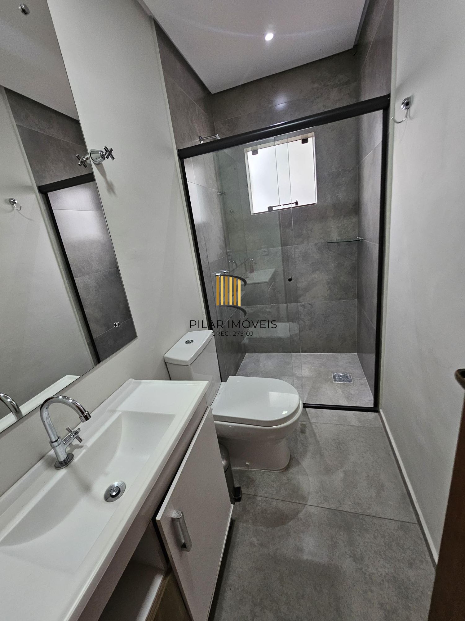 Casa térrea mobiliada 2 suítes com ar condicionado, churrasqueira, lareira  e pátio próximo ao Zaffari da Hípica !