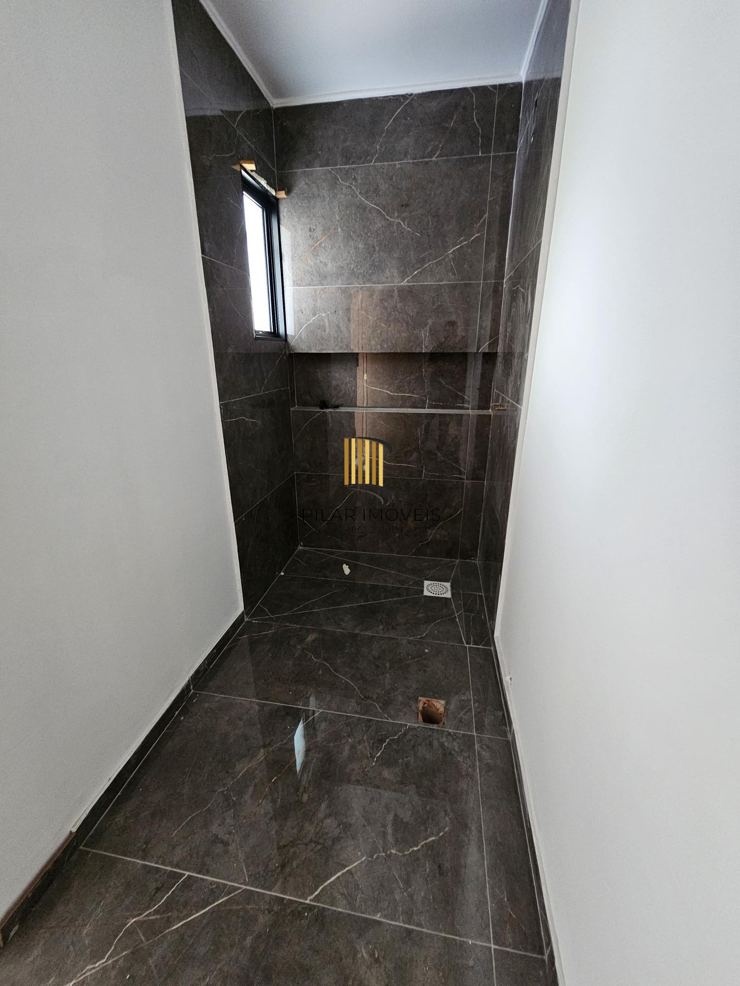 Casa em Porto Alegre, no bairro Aberta dos Morros, com 3 dormitório(s), e 3 banheiros, à venda.