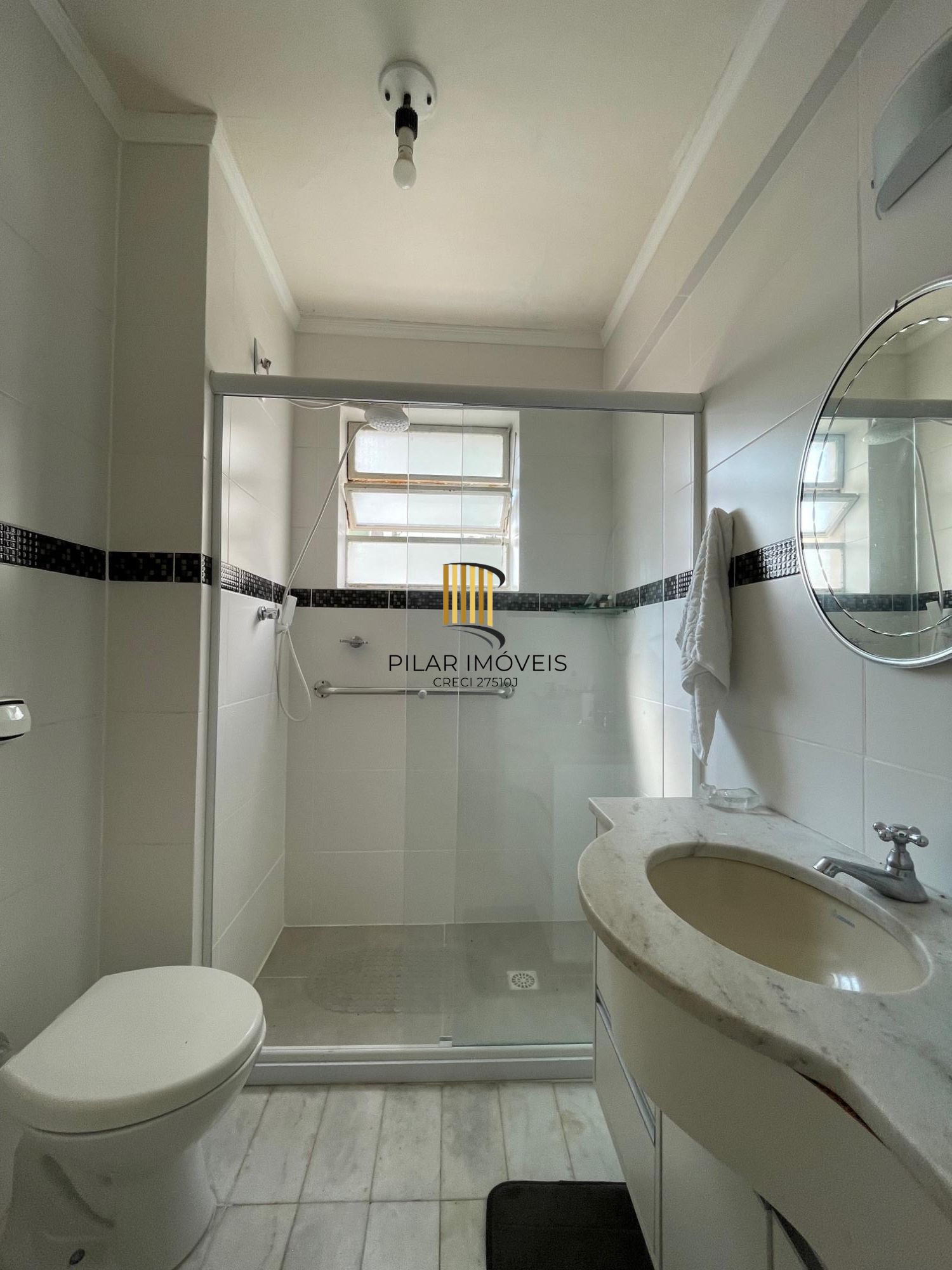 Sol e Conforto no Coração Histórico: Seu Novo Refúgio com 49m²!