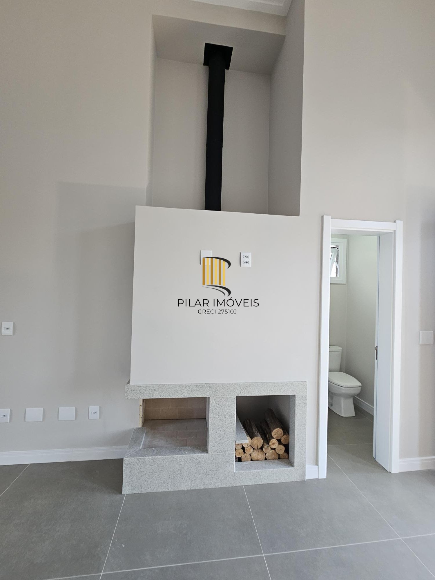 Casa Condominio em Porto Alegre, no bairro Hípica, com 3 dormitório(s), e 3 banheiros, à venda.