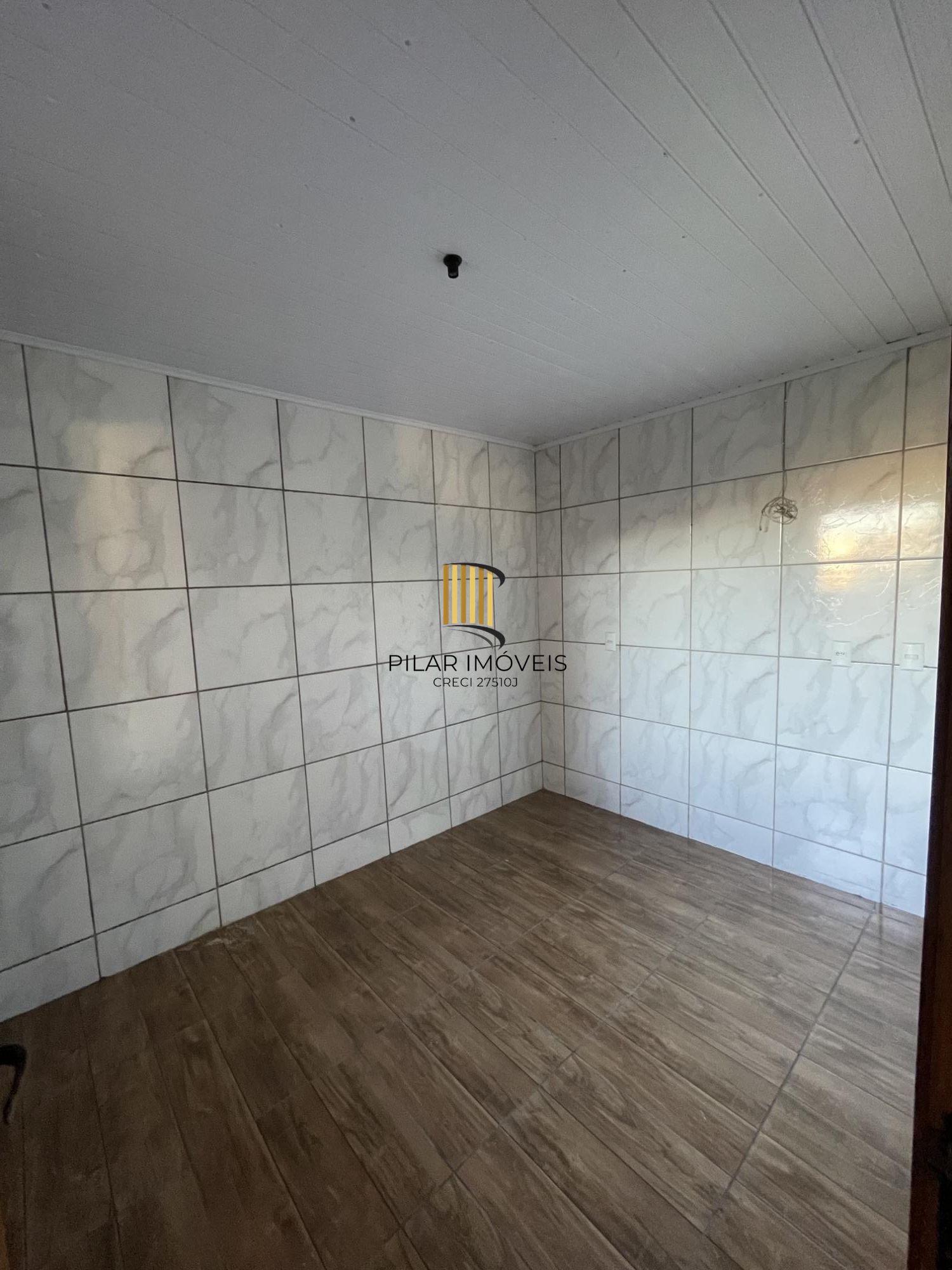 Excelente casa térrea com pátio e vaga para 2 carros!