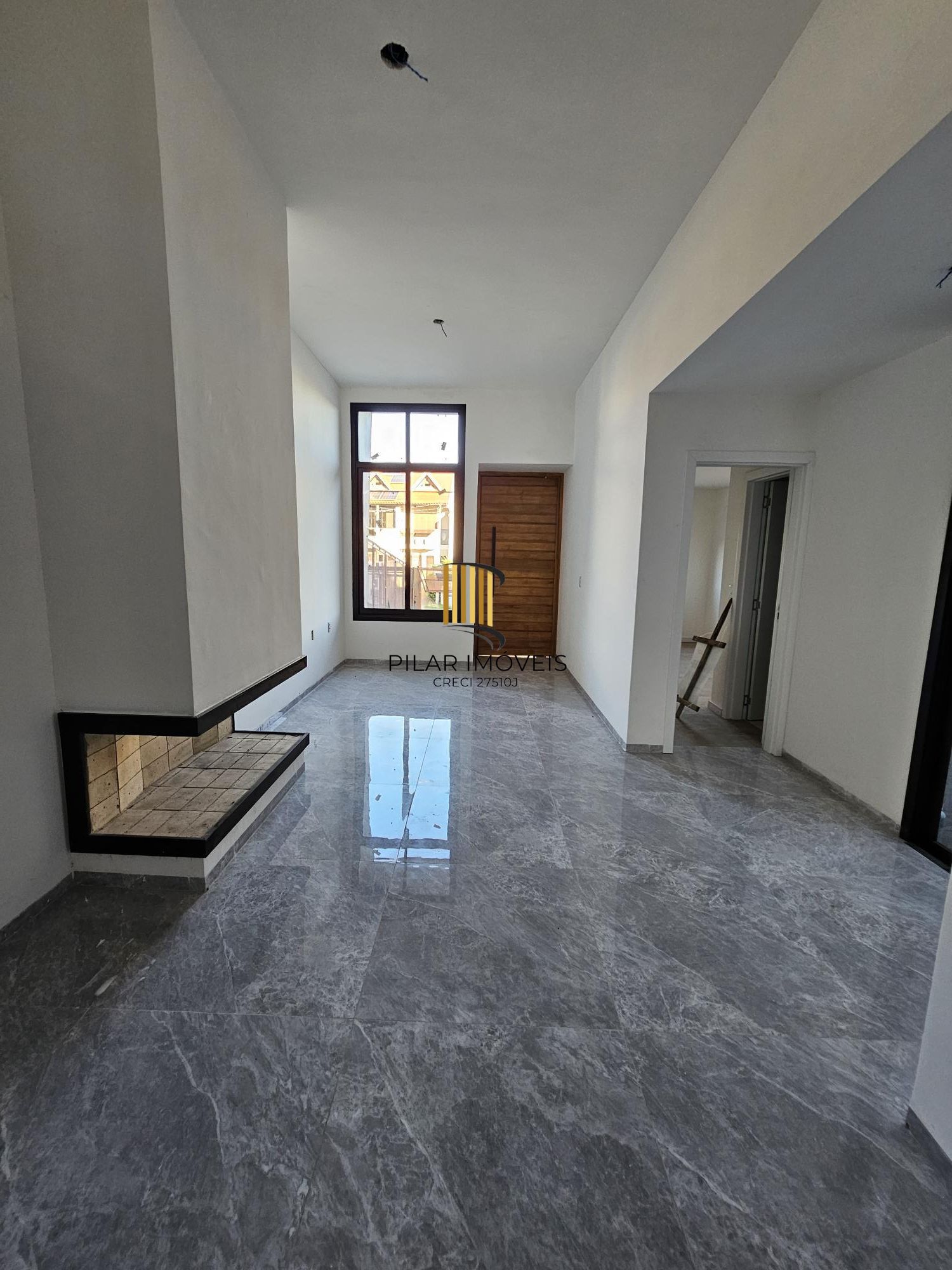 Casa 3 dormitórios no bairro Hípica