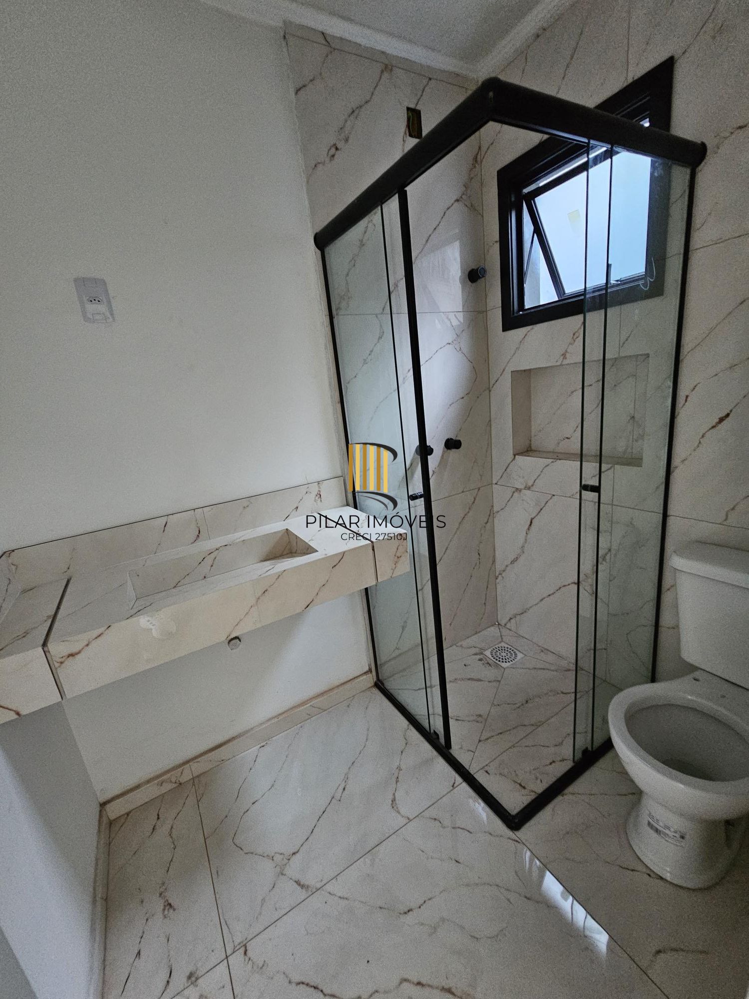 Casa 3 dormitórios no bairro Hípica