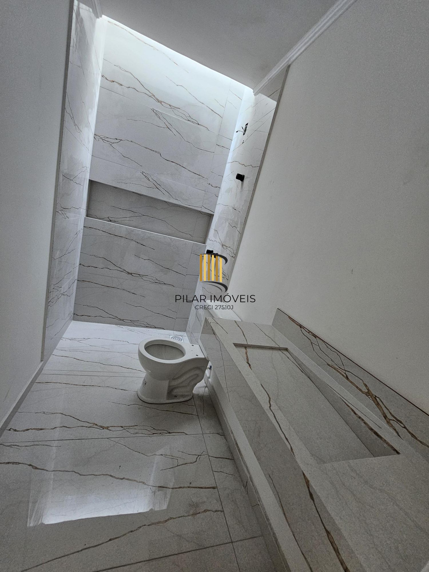 Casa 3 dormitórios no bairro Hípica