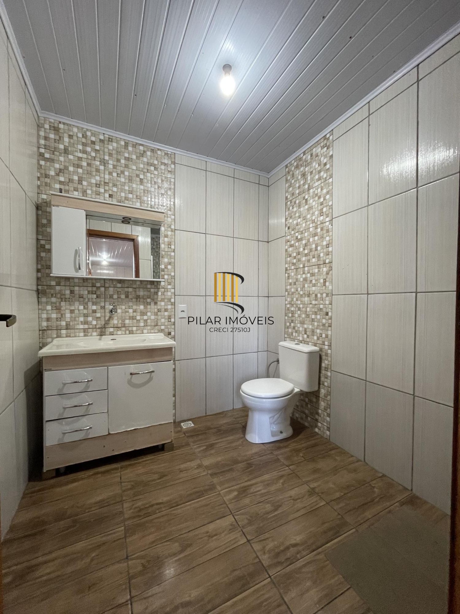 Excelente casa térrea com pátio e vaga para 2 carros!