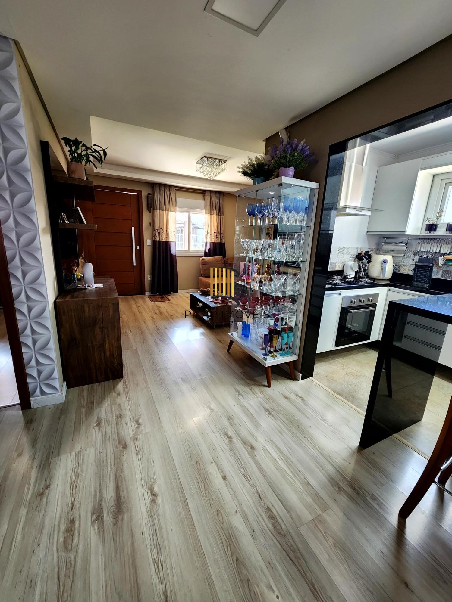 Casa com 2 dormitórios, suíte, piscina e espaço gourmet no Jardim Algarve