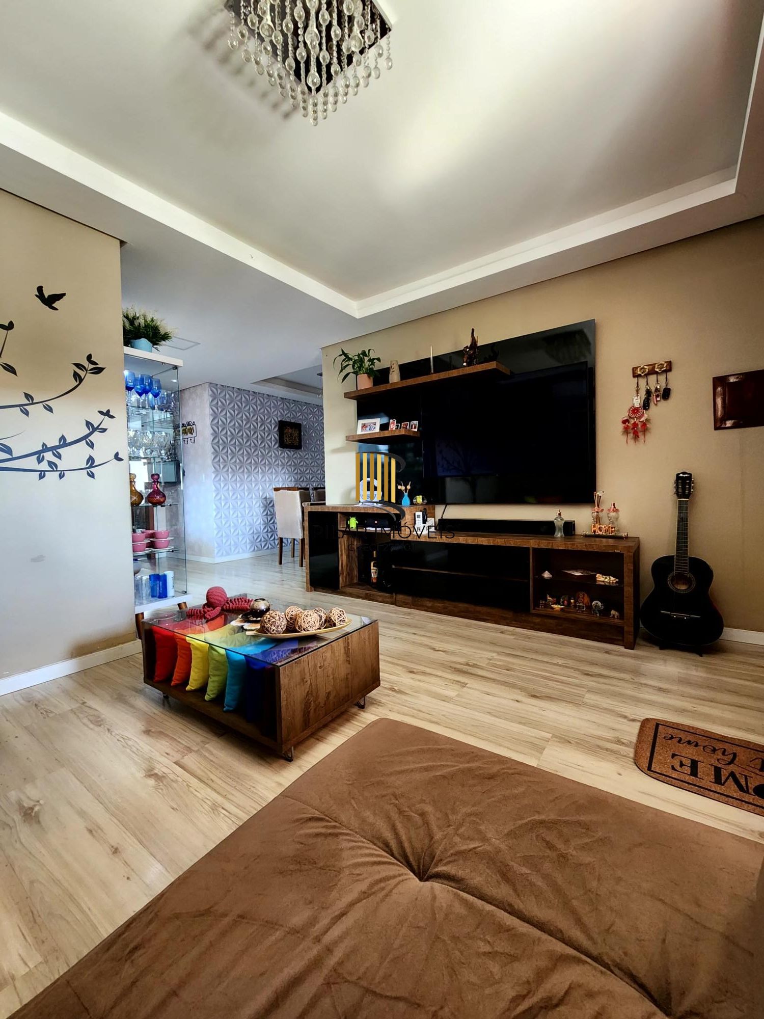 Casa com 2 dormitórios, suíte, piscina e espaço gourmet no Jardim Algarve