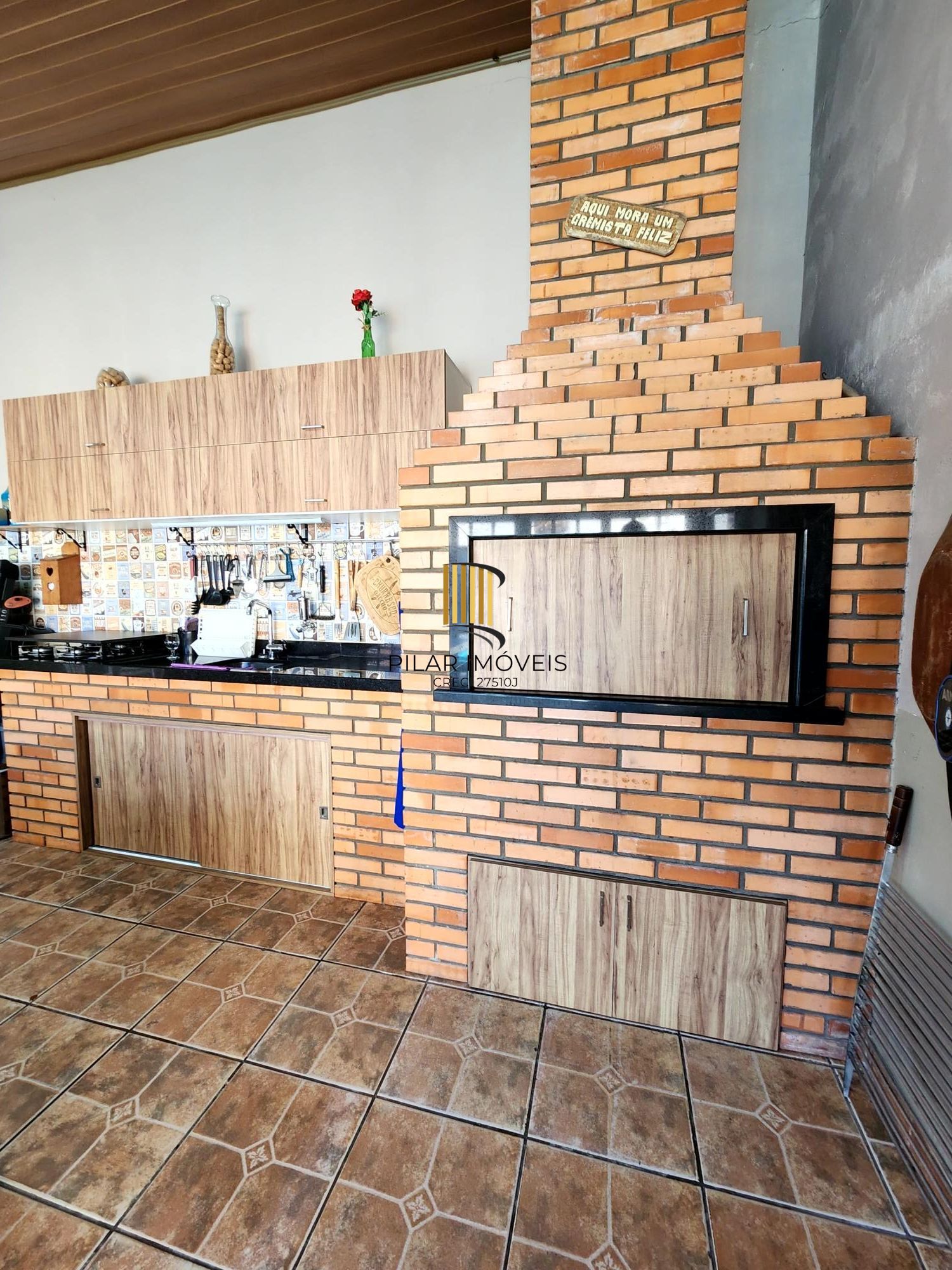 Casa com 2 dormitórios, suíte, piscina e espaço gourmet no Jardim Algarve