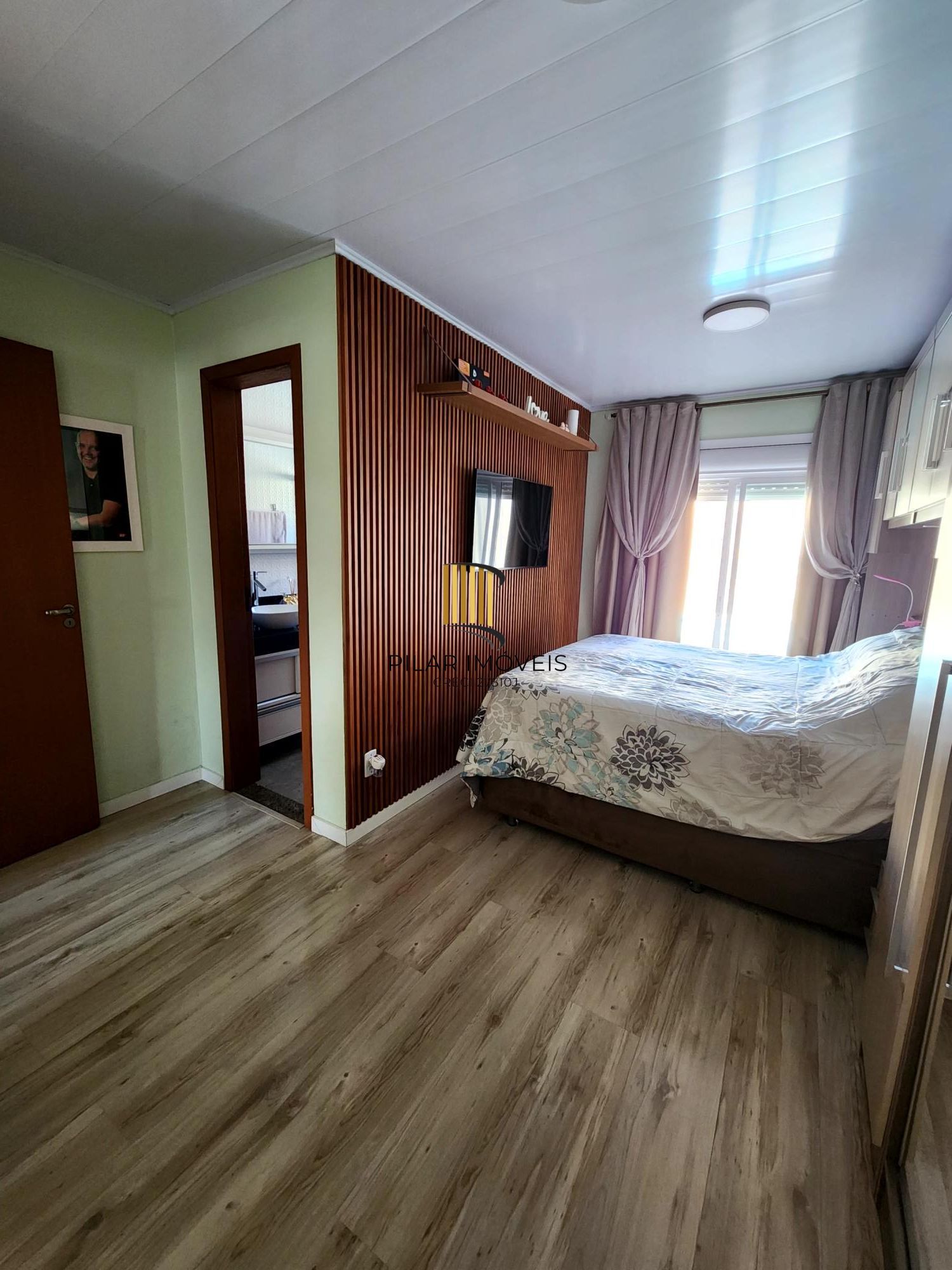 Casa com 2 dormitórios, suíte, piscina e espaço gourmet no Jardim Algarve