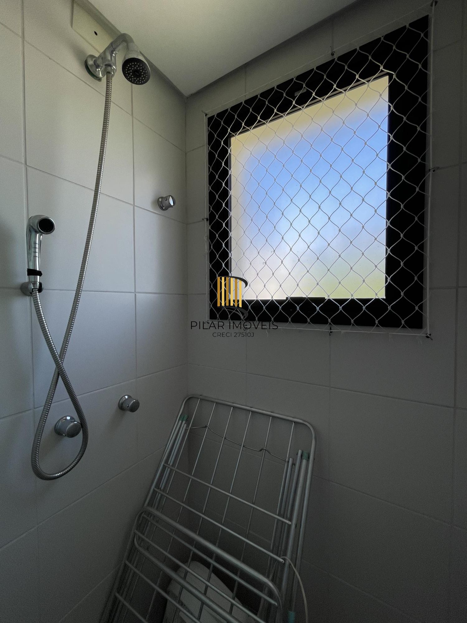 No Moinhos De Vento 02 Dorm. 02 Vagas , Churrasqueira, muito sol e privacidade