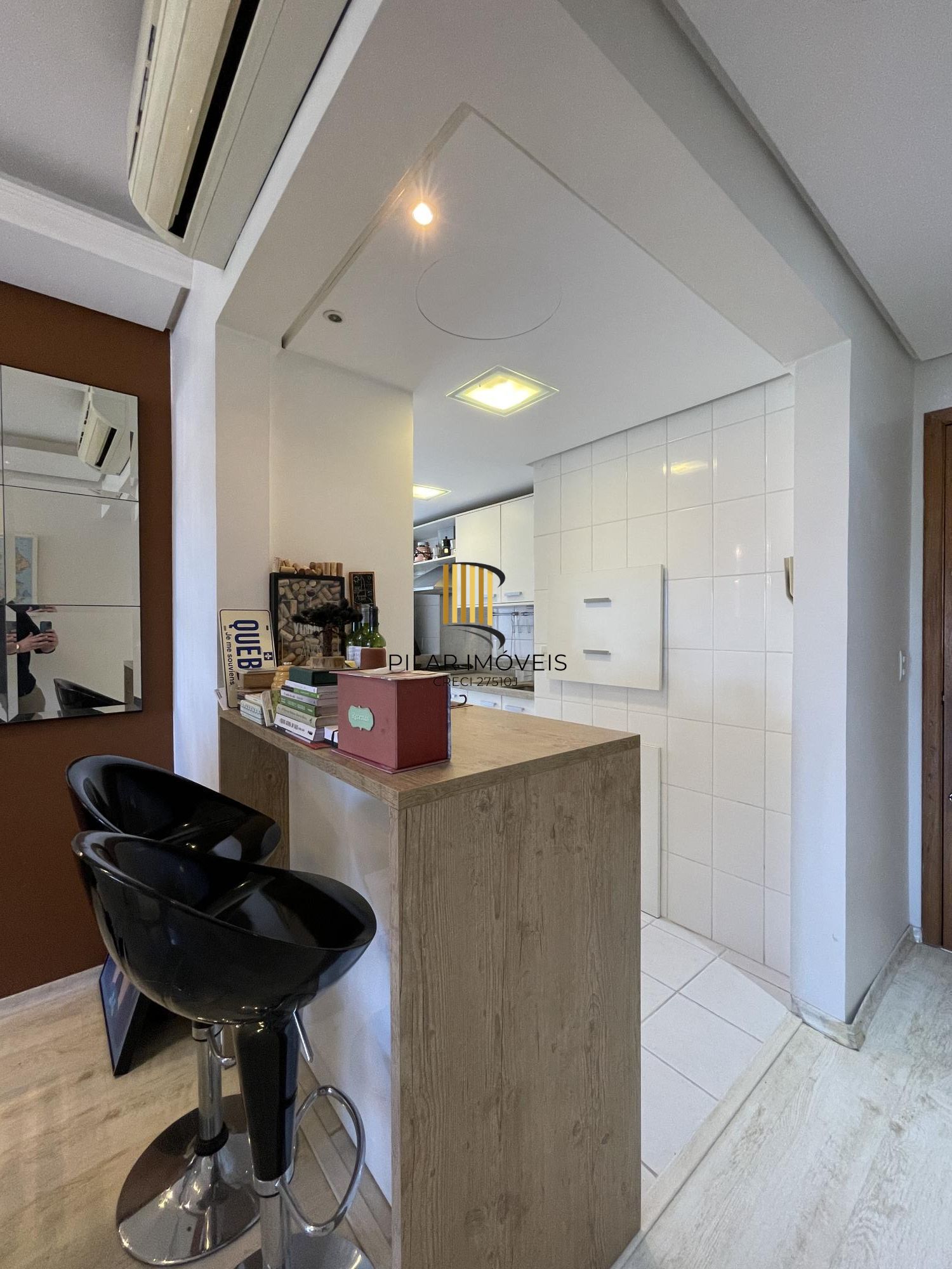 No Moinhos De Vento 02 Dorm. 02 Vagas , Churrasqueira, muito sol e privacidade