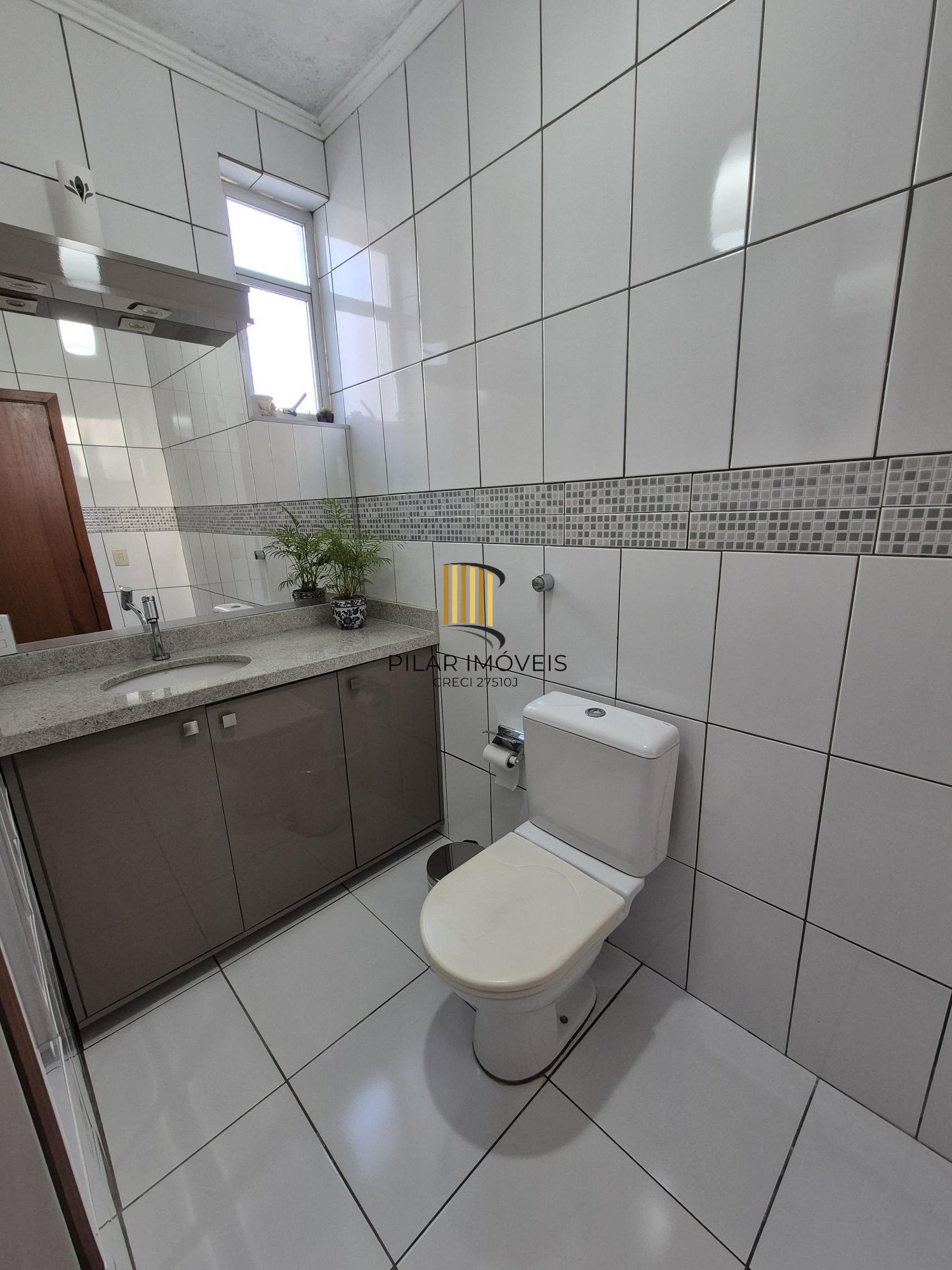 APARTAMENTO COM SUITE NO CONDOMÍNIO EDIFÍCIO MARQUES DE OLINDA