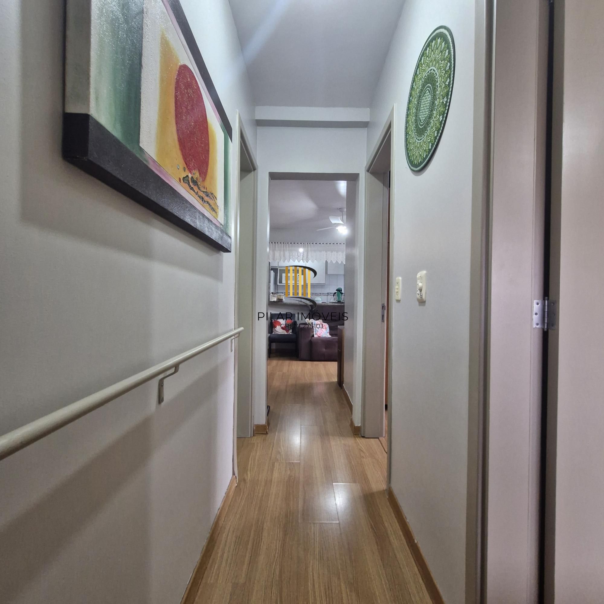 Excelente Apartamento de três dormitórios com suíte e garagem, na Av. Cavalhada, Porto Alegre.