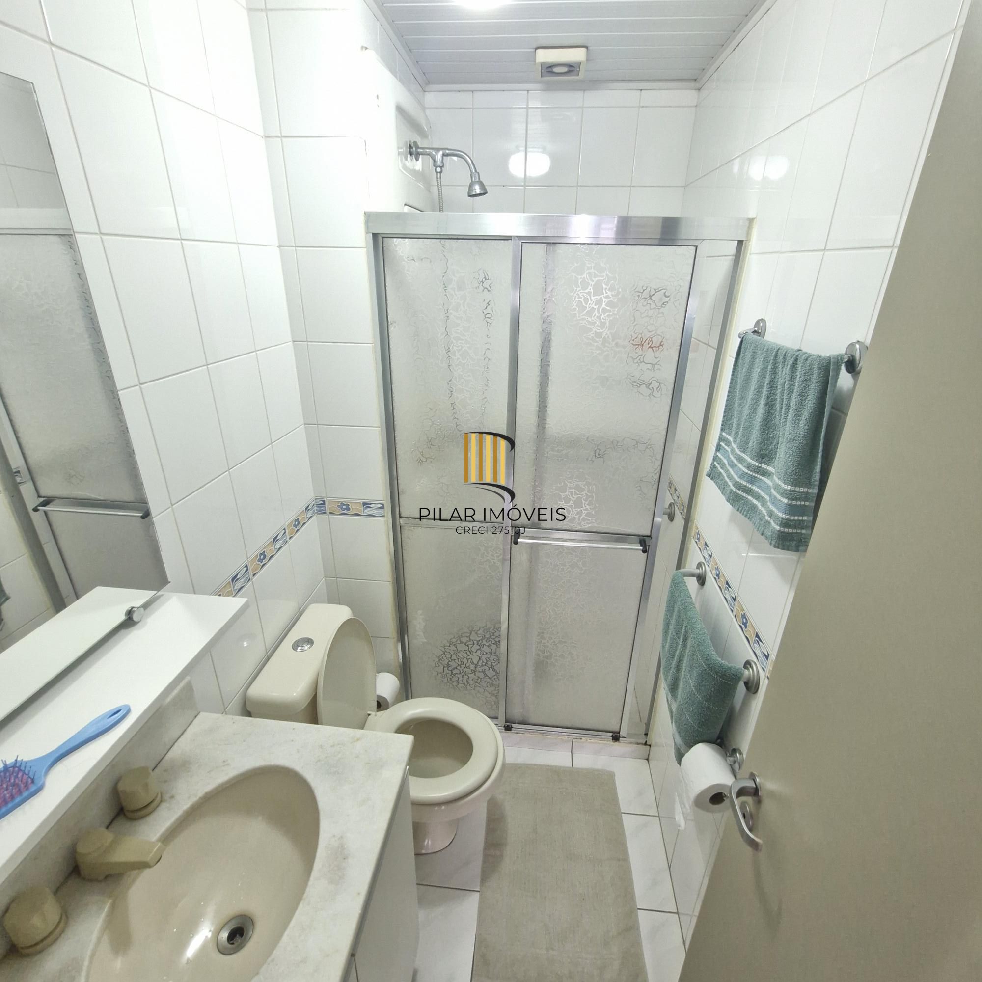 Excelente Apartamento de três dormitórios com suíte e garagem, na Av. Cavalhada, Porto Alegre.