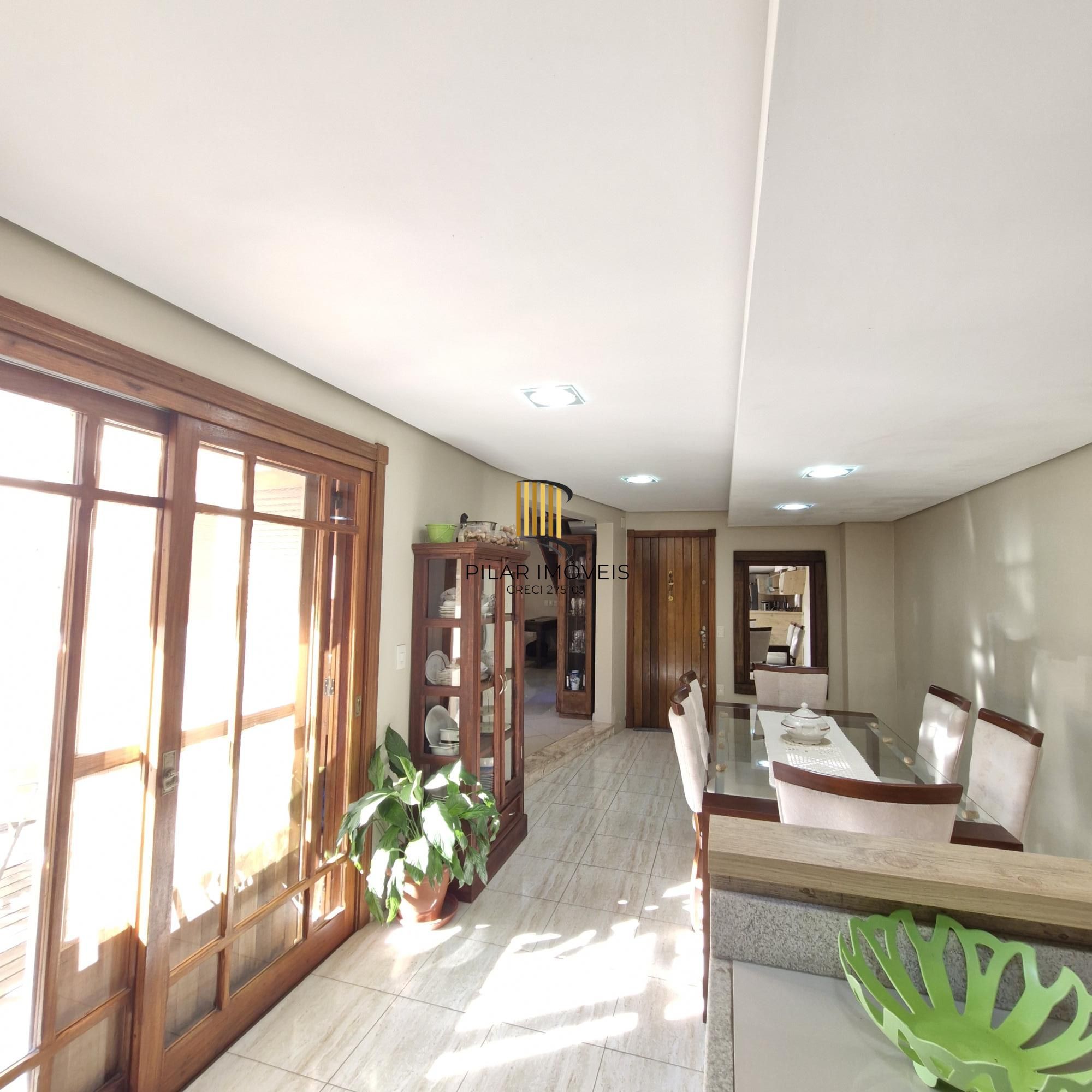 Excelente Sobrado no Jardim Itú Sabará com quatro Dormitórios sendo três Suites.