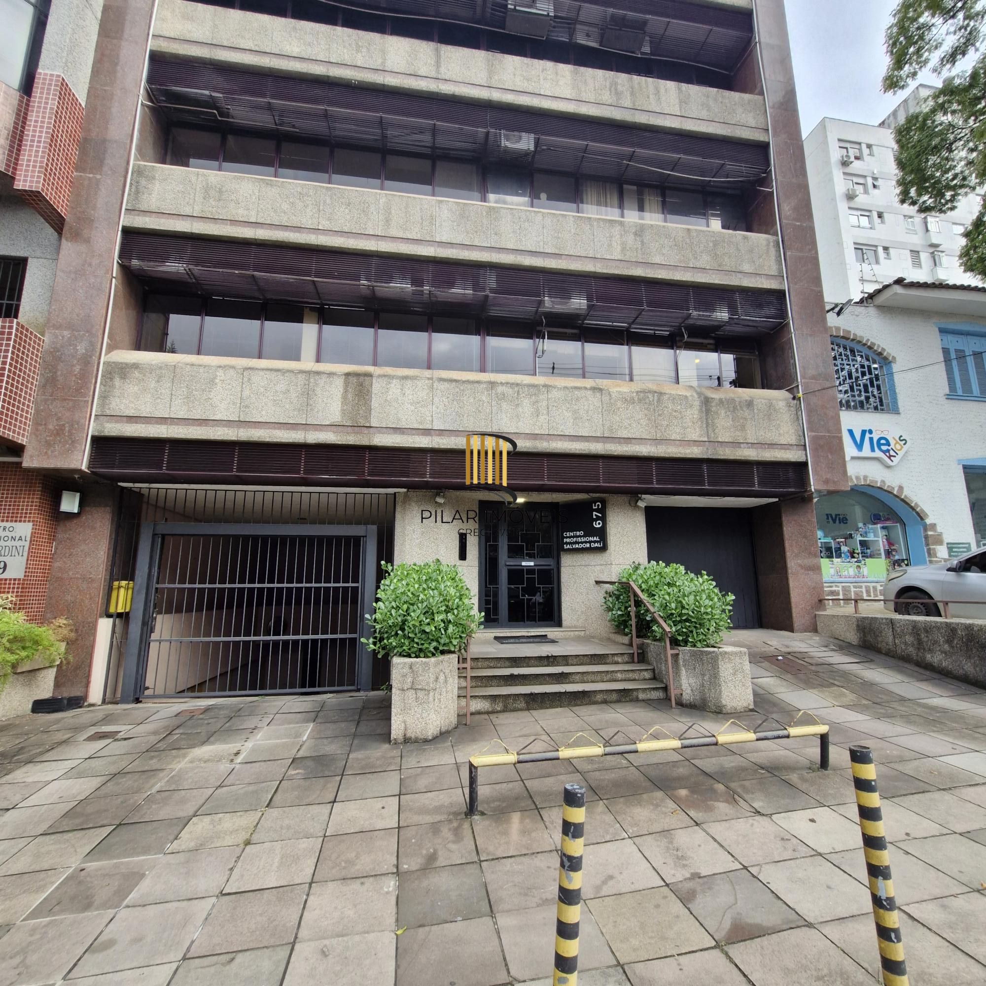 Excelente sala comercial na Rua Cel. Bordini, Auxiliadora, Porto Alegre.