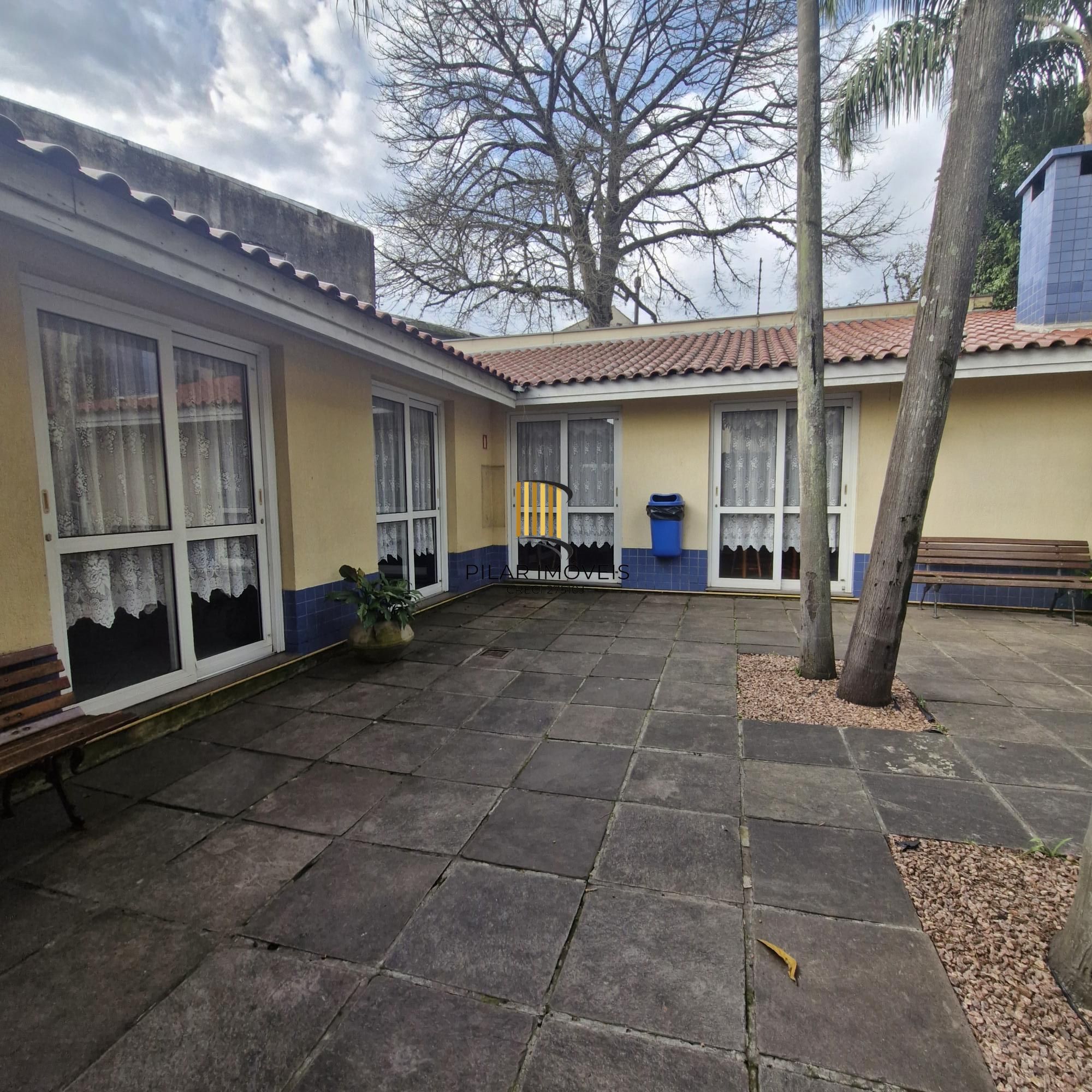 Excelente Apartamento de três dormitórios com suíte e garagem, na Av. Cavalhada, Porto Alegre.