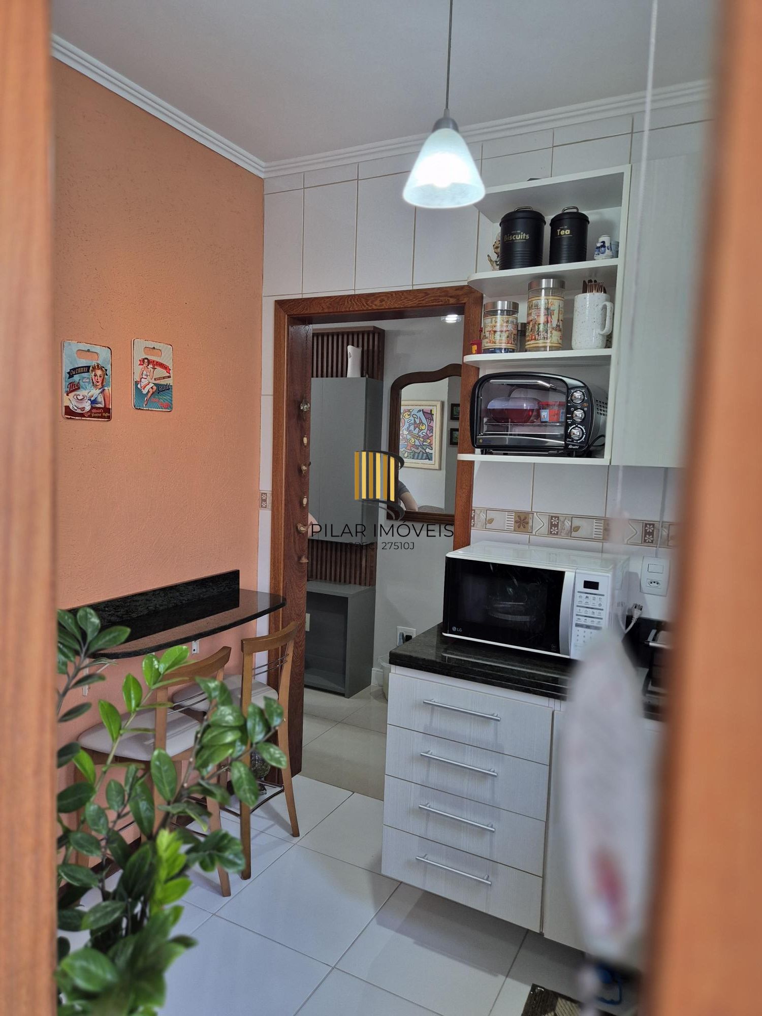 APARTAMENTO COM SUITE NO CONDOMÍNIO EDIFÍCIO MARQUES DE OLINDA