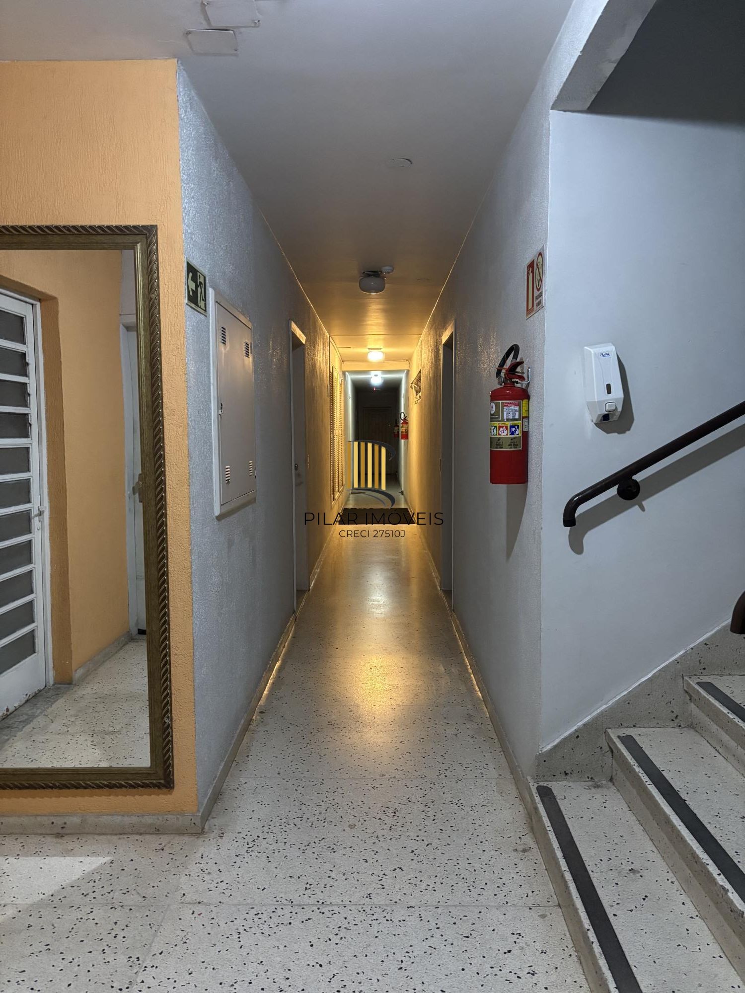 APARTAMENTO COM SUITE NO CONDOMÍNIO EDIFÍCIO MARQUES DE OLINDA