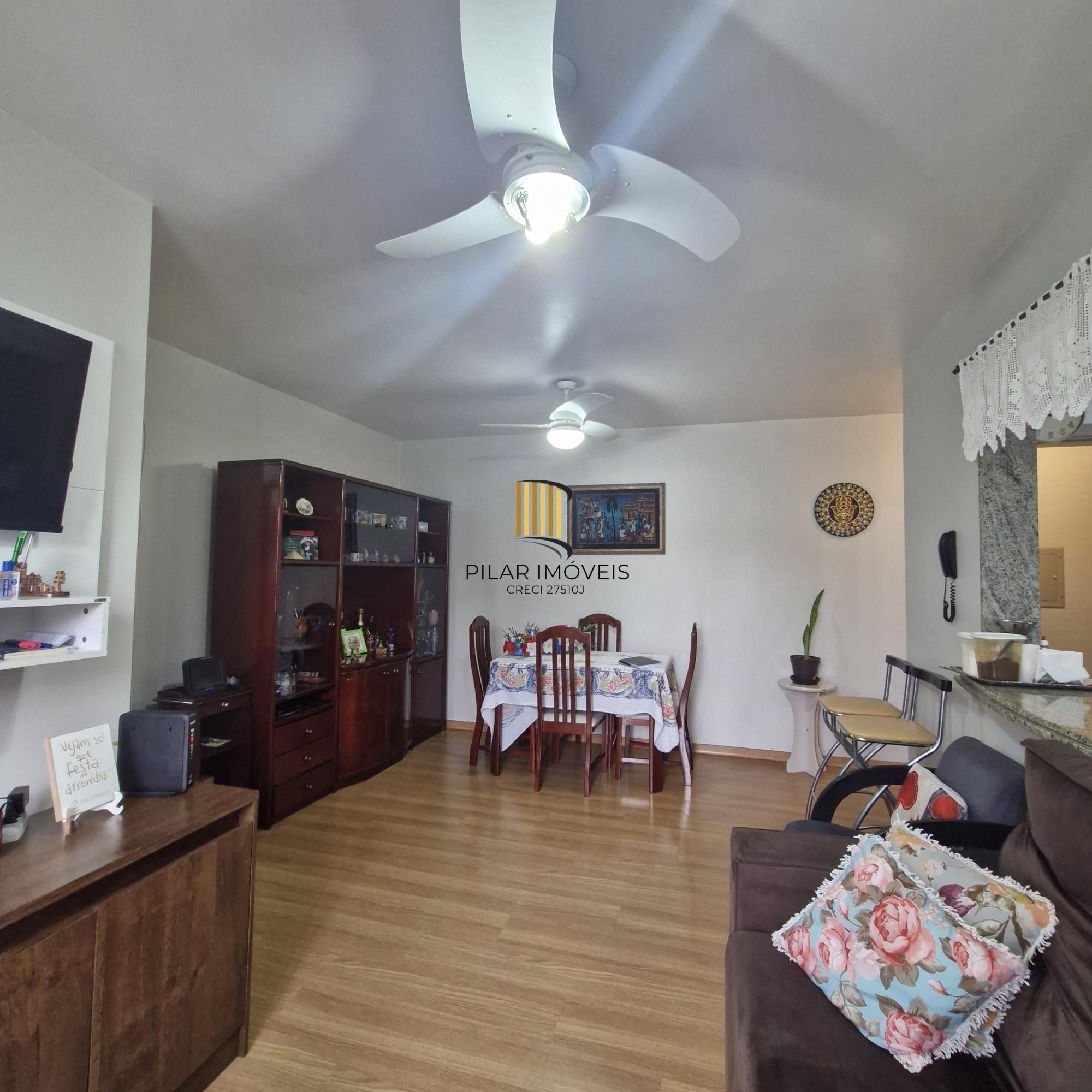 Excelente Apartamento de três dormitórios com suíte e garagem, na Av. Cavalhada, Porto Alegre.