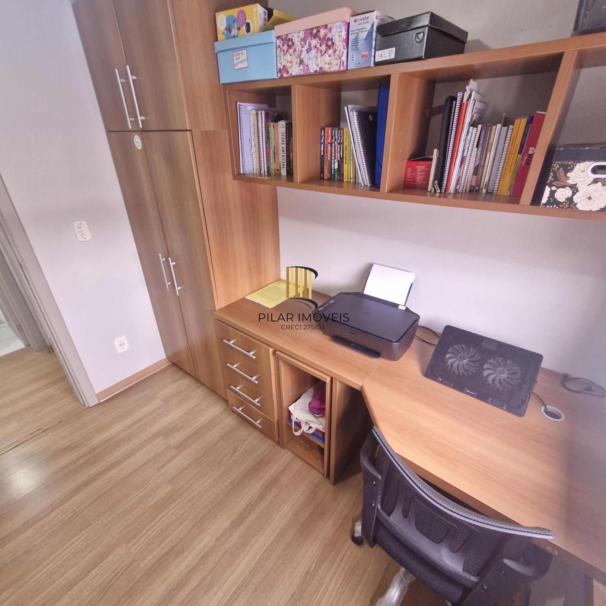 Excelente Apartamento de três dormitórios com suíte e garagem, na Av. Cavalhada, Porto Alegre.