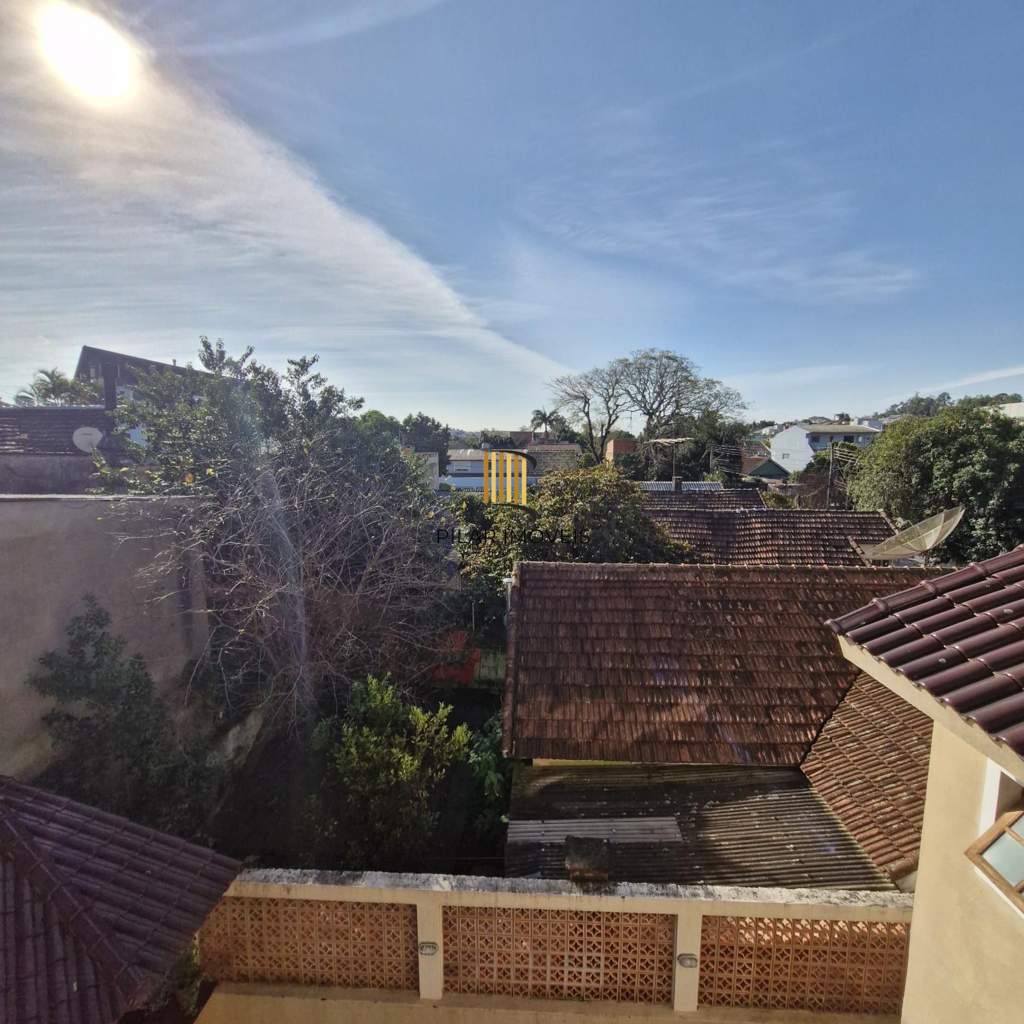 Excelente Sobrado no Jardim Itú Sabará com quatro Dormitórios sendo três Suites.