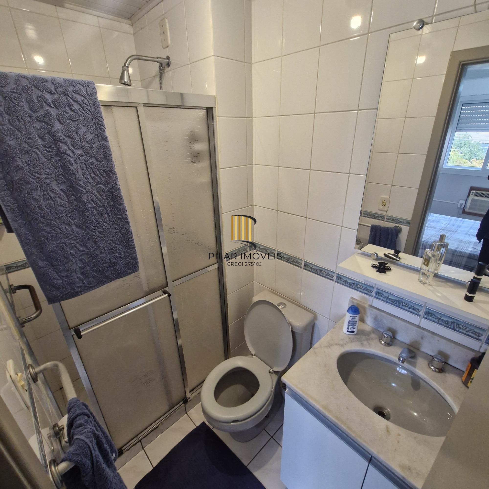 Excelente Apartamento de três dormitórios com suíte e garagem, na Av. Cavalhada, Porto Alegre.