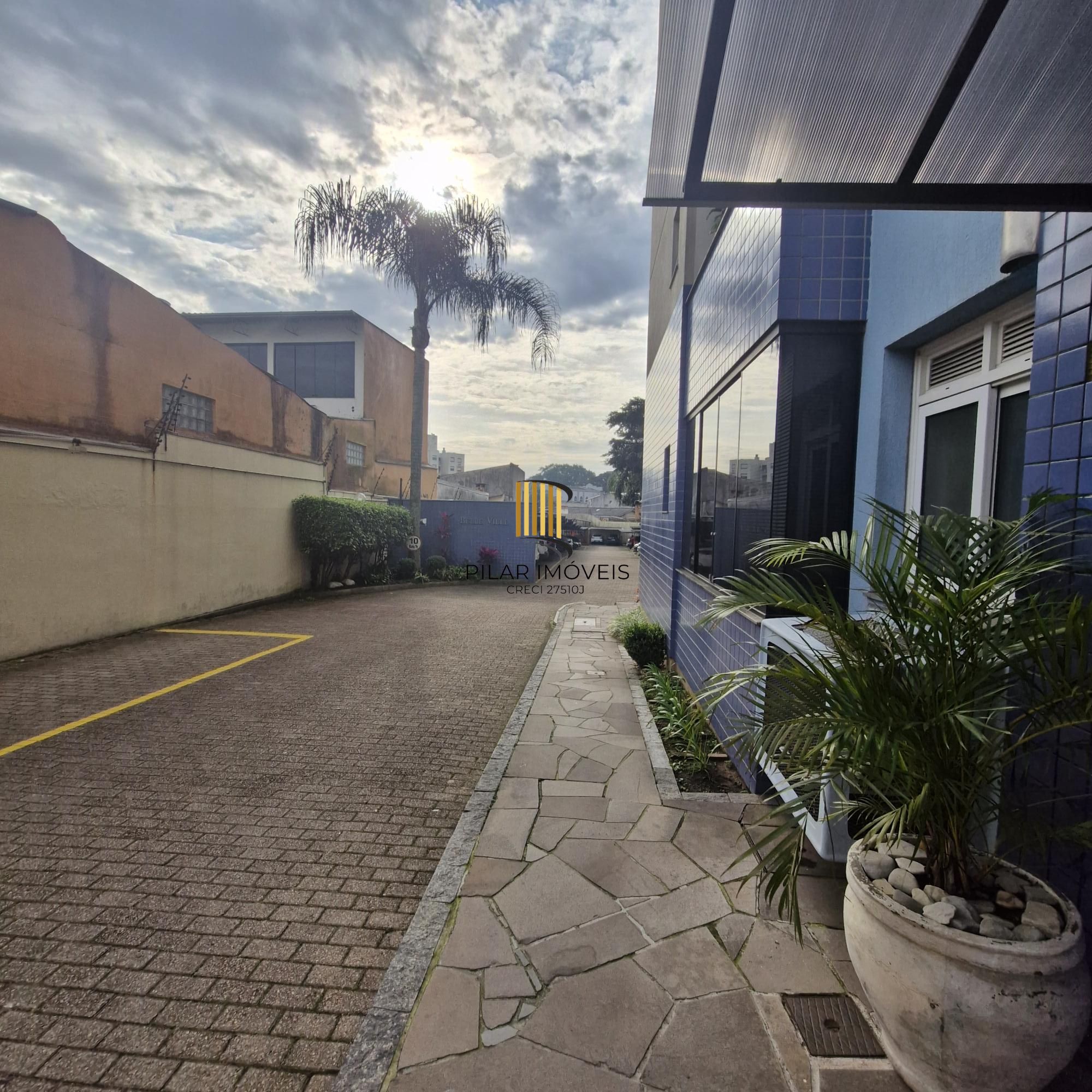 Excelente Apartamento de três dormitórios com suíte e garagem, na Av. Cavalhada, Porto Alegre.