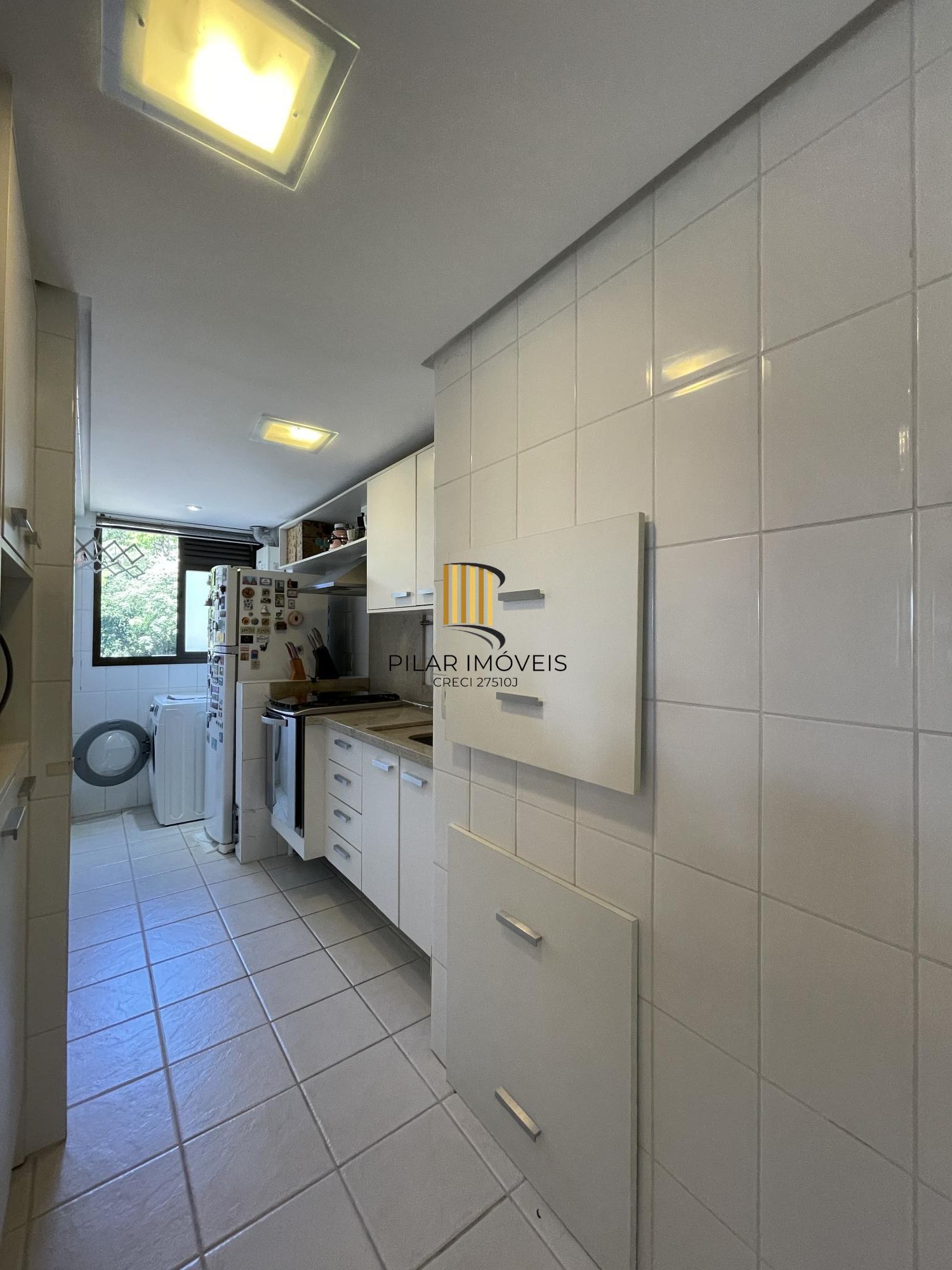 No Moinhos De Vento 02 Dorm. 02 Vagas , Churrasqueira, muito sol e privacidade