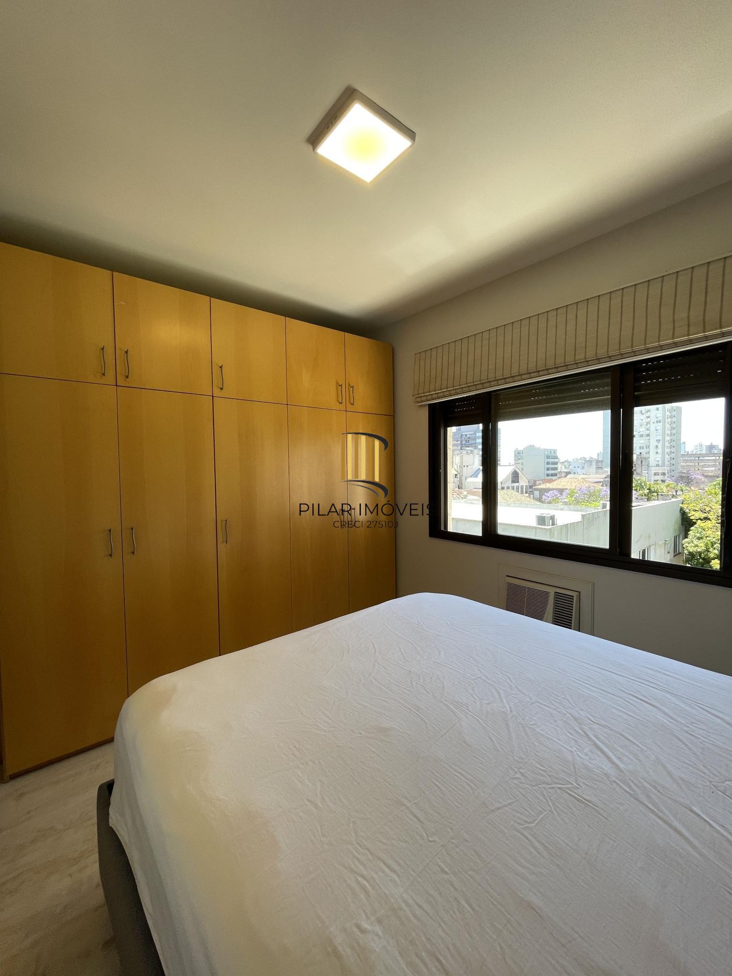 No Moinhos De Vento 02 Dorm. 02 Vagas , Churrasqueira, muito sol e privacidade