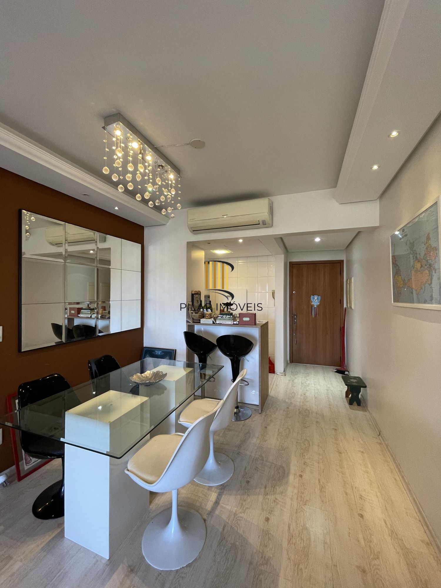 No Moinhos De Vento 02 Dorm. 02 Vagas , Churrasqueira, muito sol e privacidade