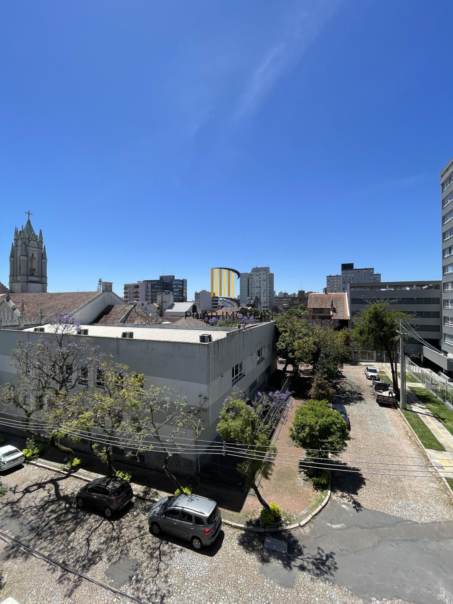 No Moinhos De Vento 02 Dorm. 02 Vagas , Churrasqueira, muito sol e privacidade