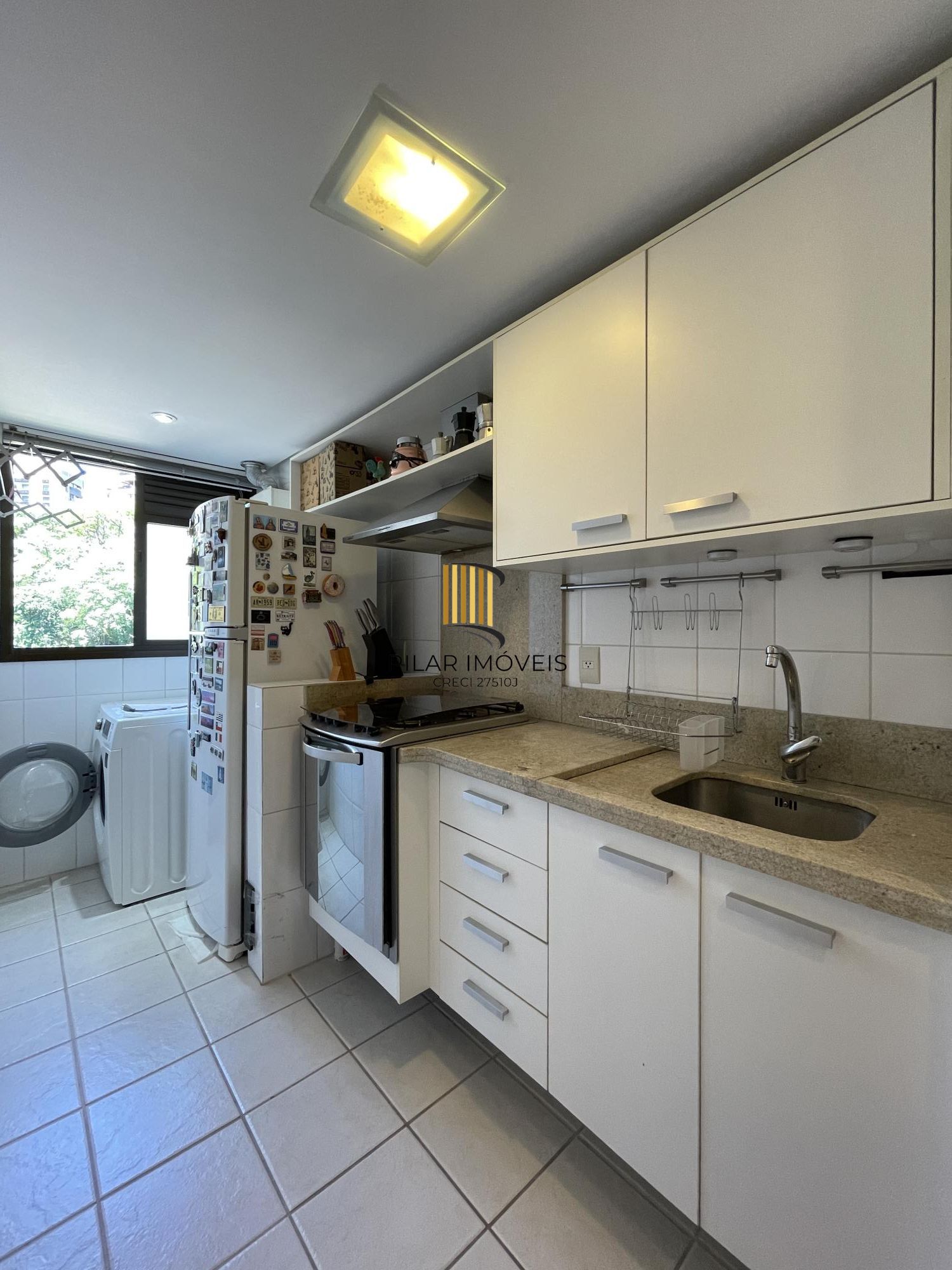 No Moinhos De Vento 02 Dorm. 02 Vagas , Churrasqueira, muito sol e privacidade