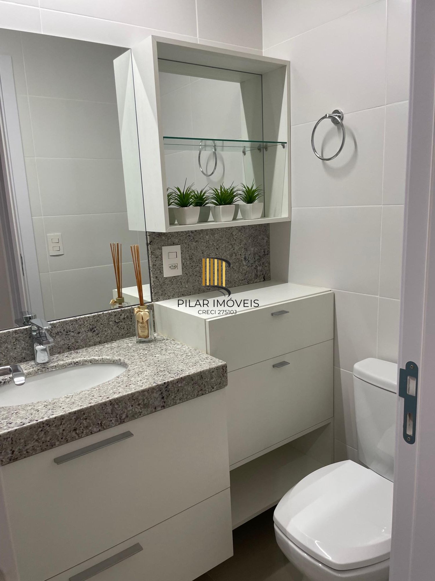 Apartamento 2 dormitórios no bairro Passo da Areia