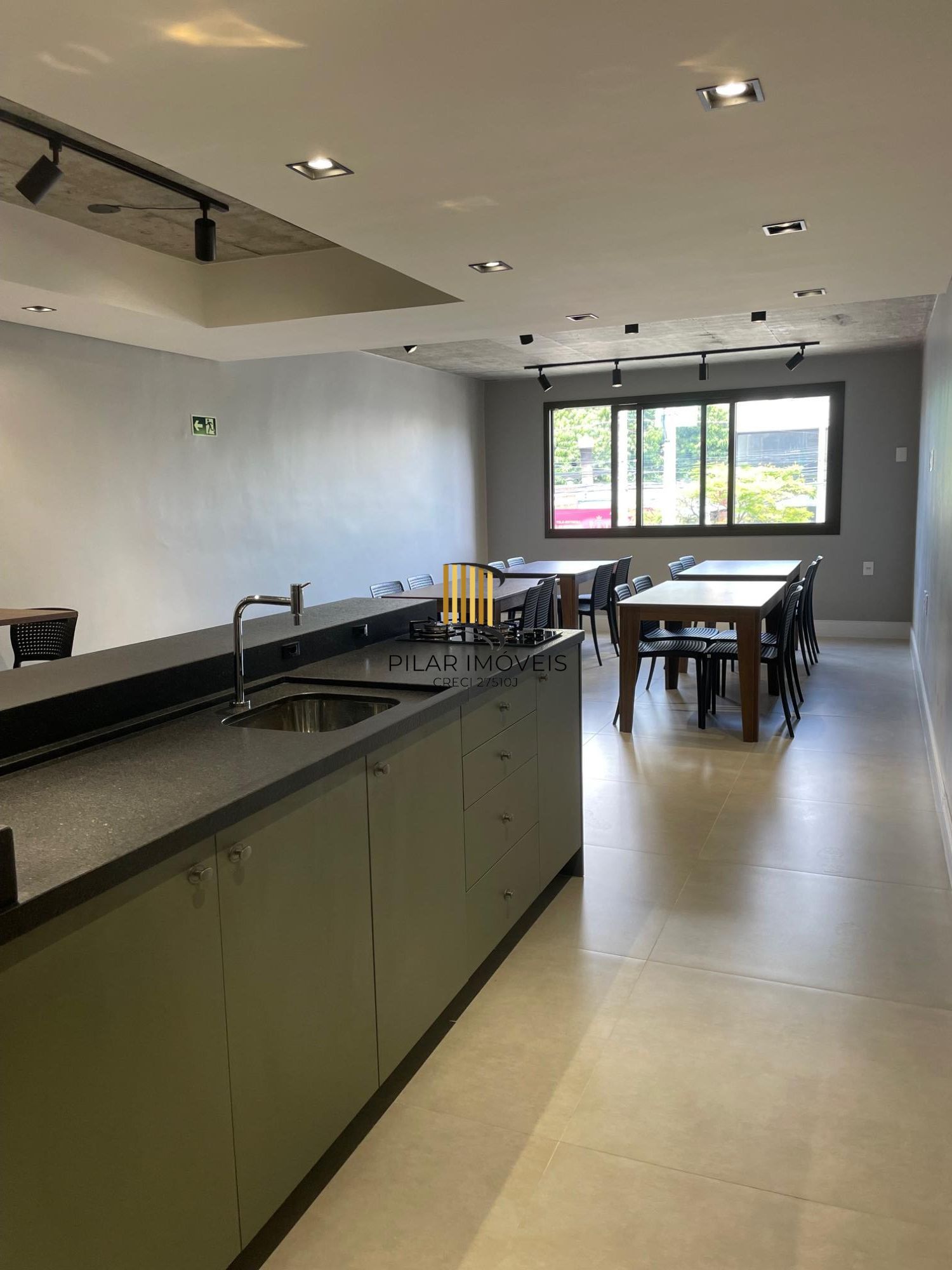 Apartamento 2 dormitórios no bairro Passo da Areia