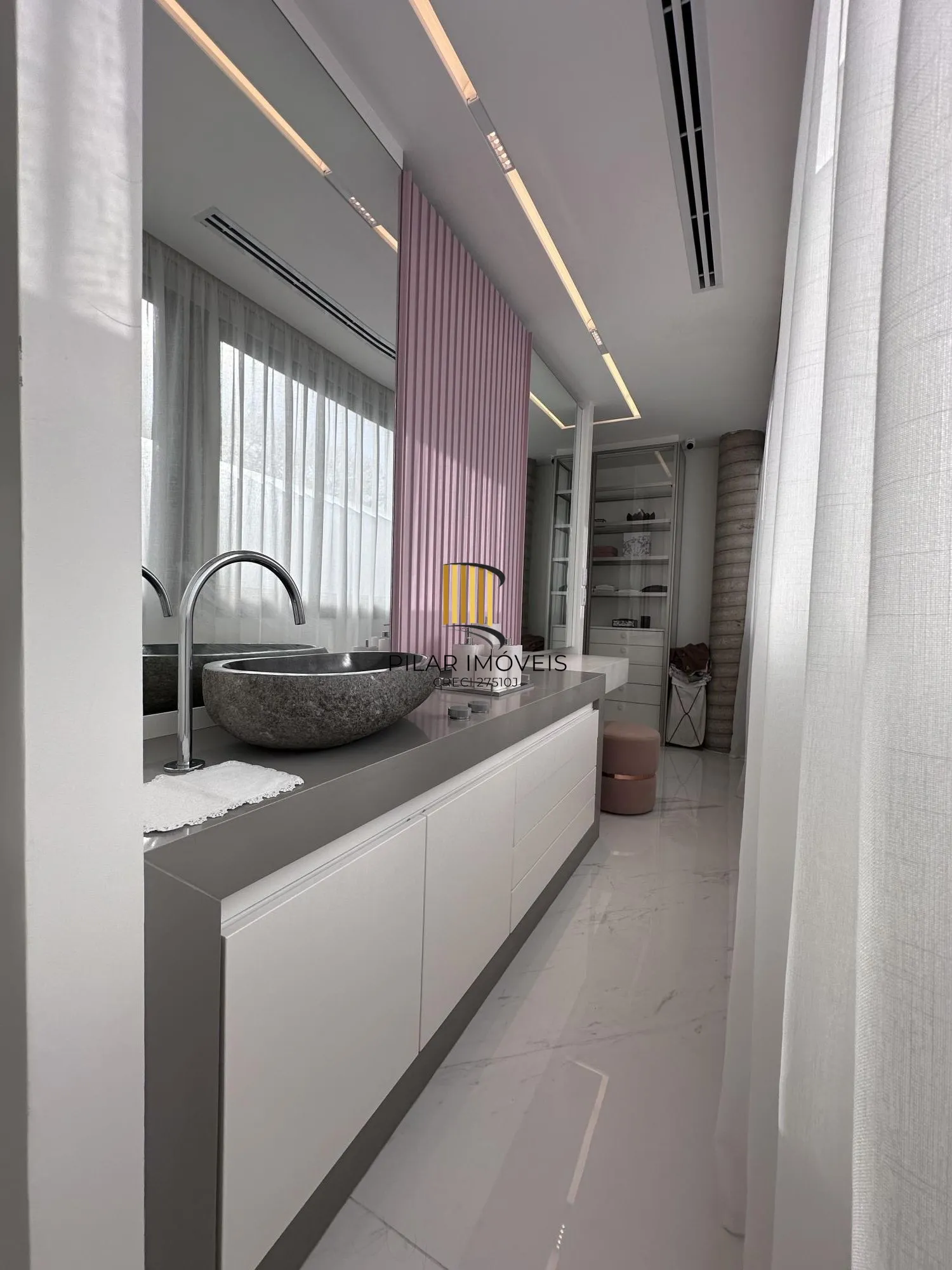 Casa em condomínio de alto padrão a venda no bairro Vila Conceição