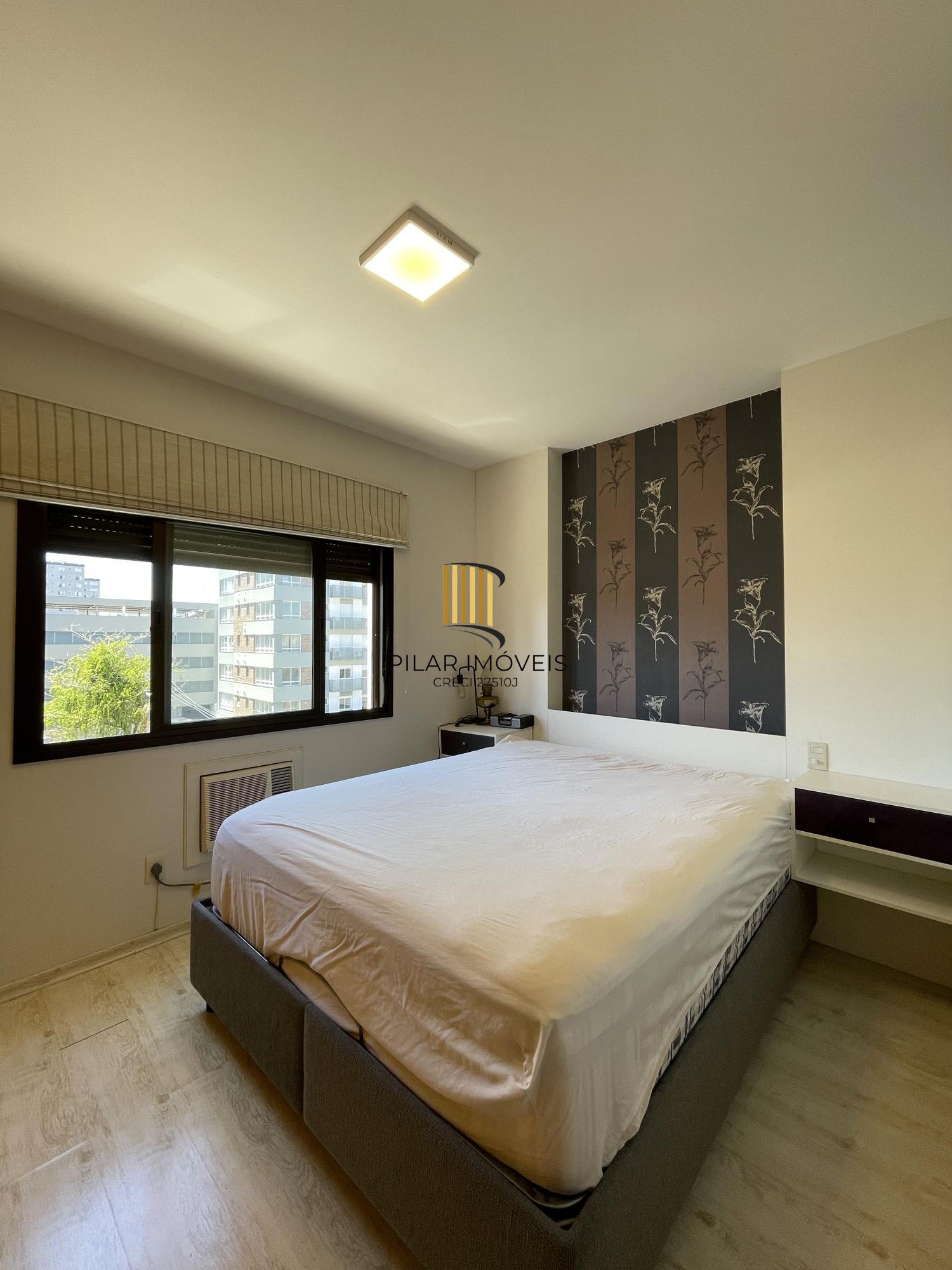 No Moinhos De Vento 02 Dorm. 02 Vagas , Churrasqueira, muito sol e privacidade