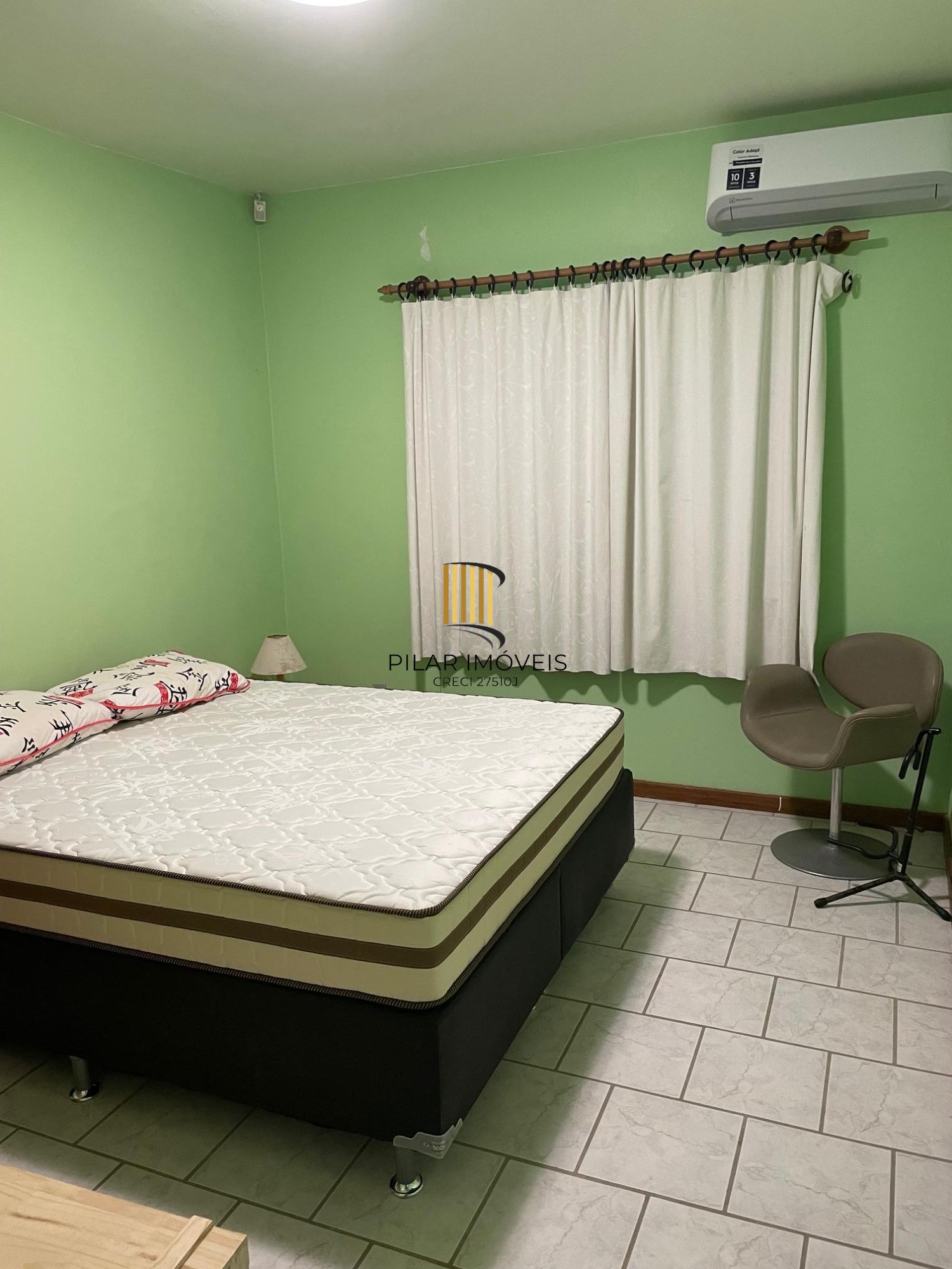 Casa 4 dormitórios no bairro Centro